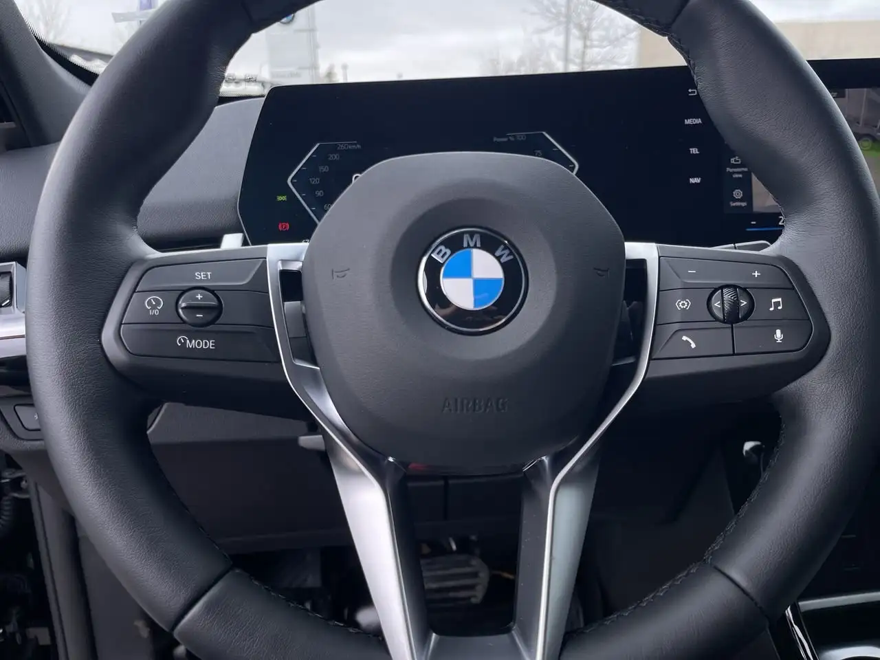 BMW X1 снимка BMW X1
