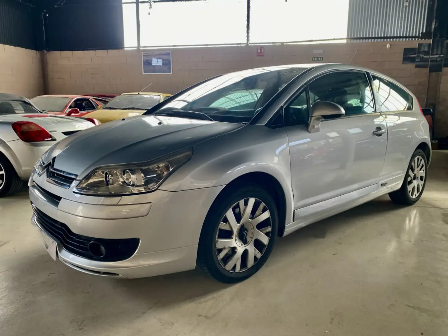 Citroen C4 Coupé 2.0HDI VTS Grijs - 1