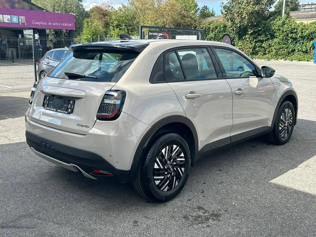 Fiat 600 1.2 Hybrid DCT / CAMERA / CARPLAY / COMME NEUVE, миниатюра 5