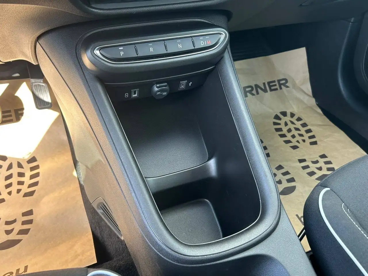 Fiat 600 1.2 Hybrid DCT / CAMERA / CARPLAY / COMME NEUVE, миниатюра 23