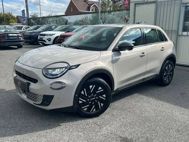 Fiat 600 600 1.2 Hybrid DCT / CAMERA / CARPLAY / COMME NEUVE