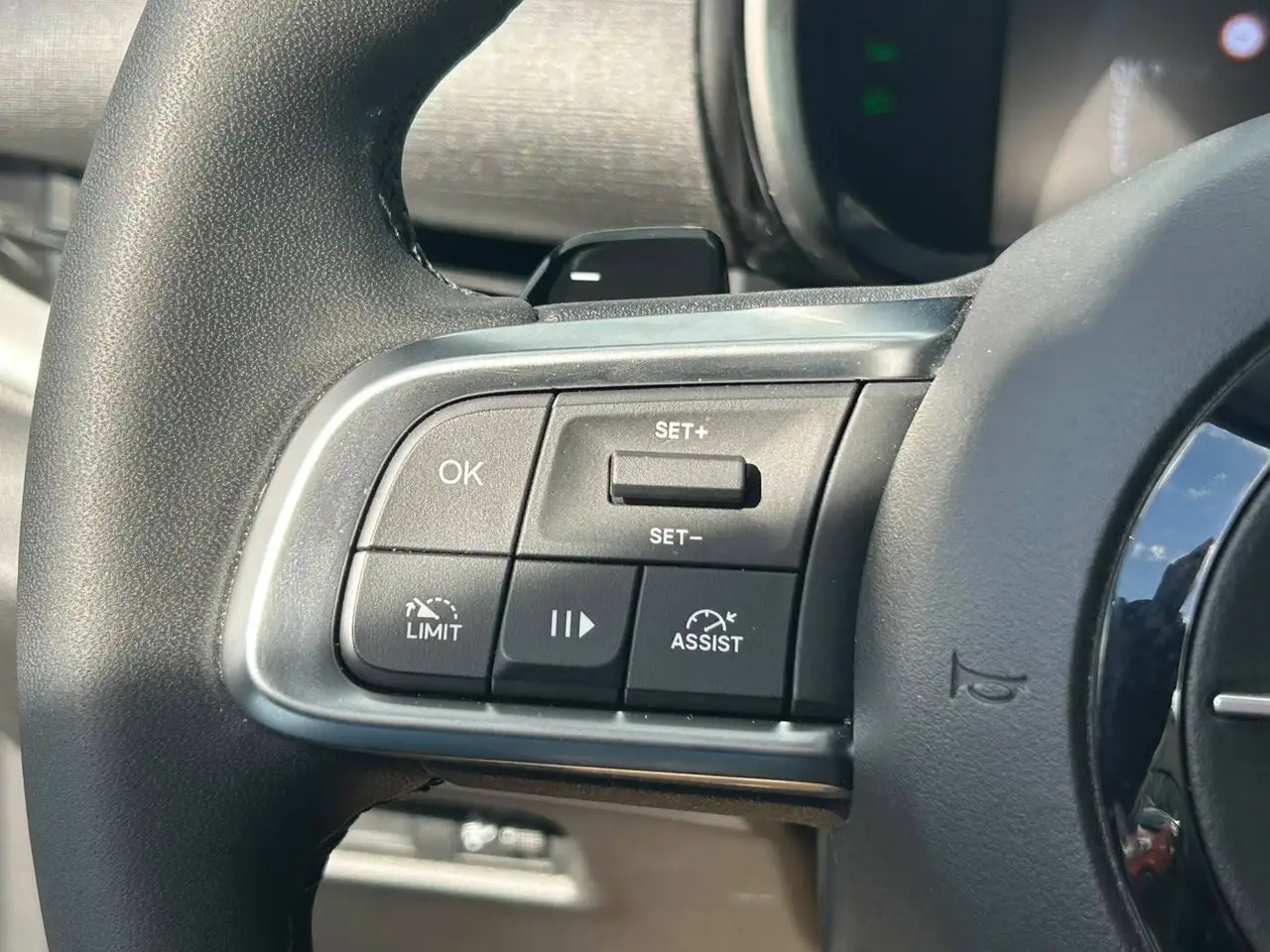 Fiat 600 1.2 Hybrid DCT / CAMERA / CARPLAY / COMME NEUVE, миниатюра 14