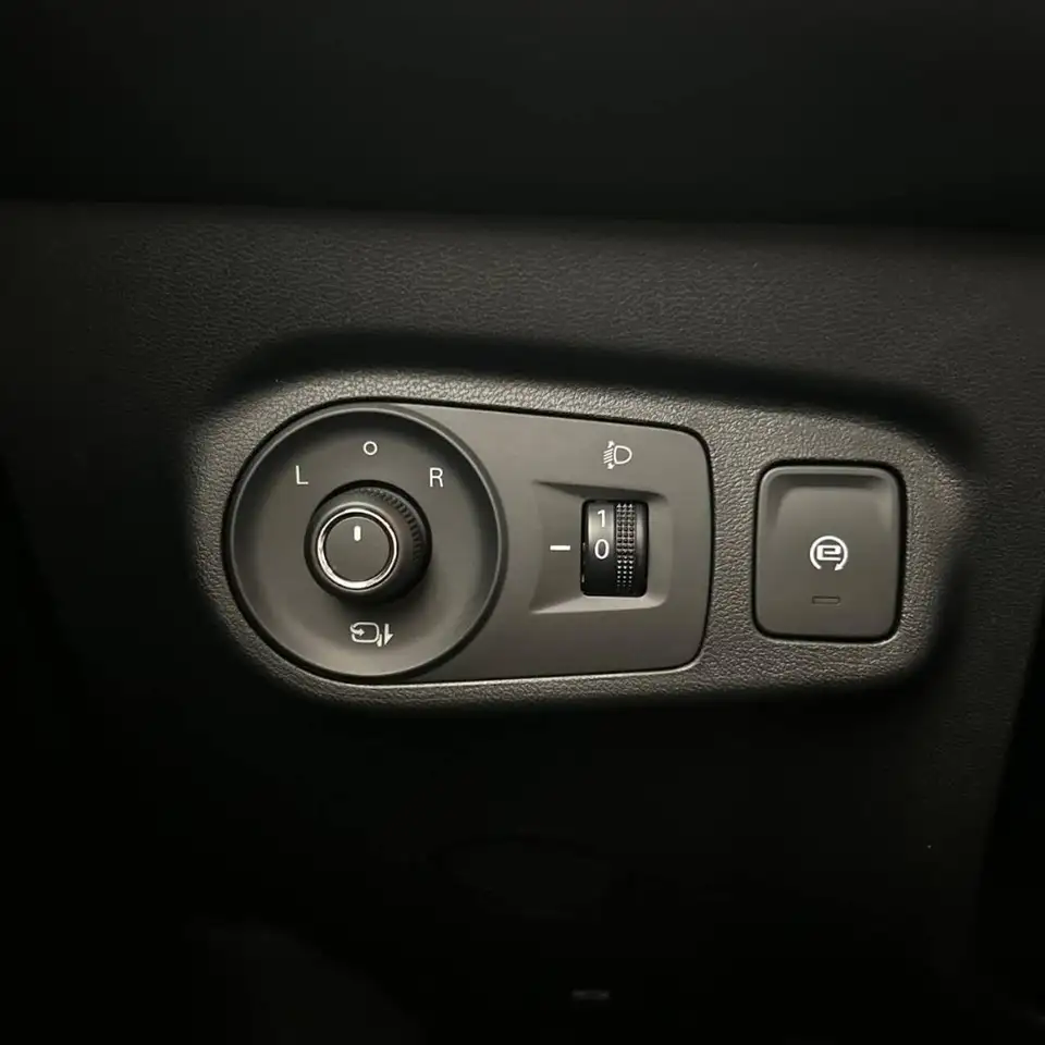 MG ZS 1.5 Comfort VARI COLORI DISPONIBILI 29