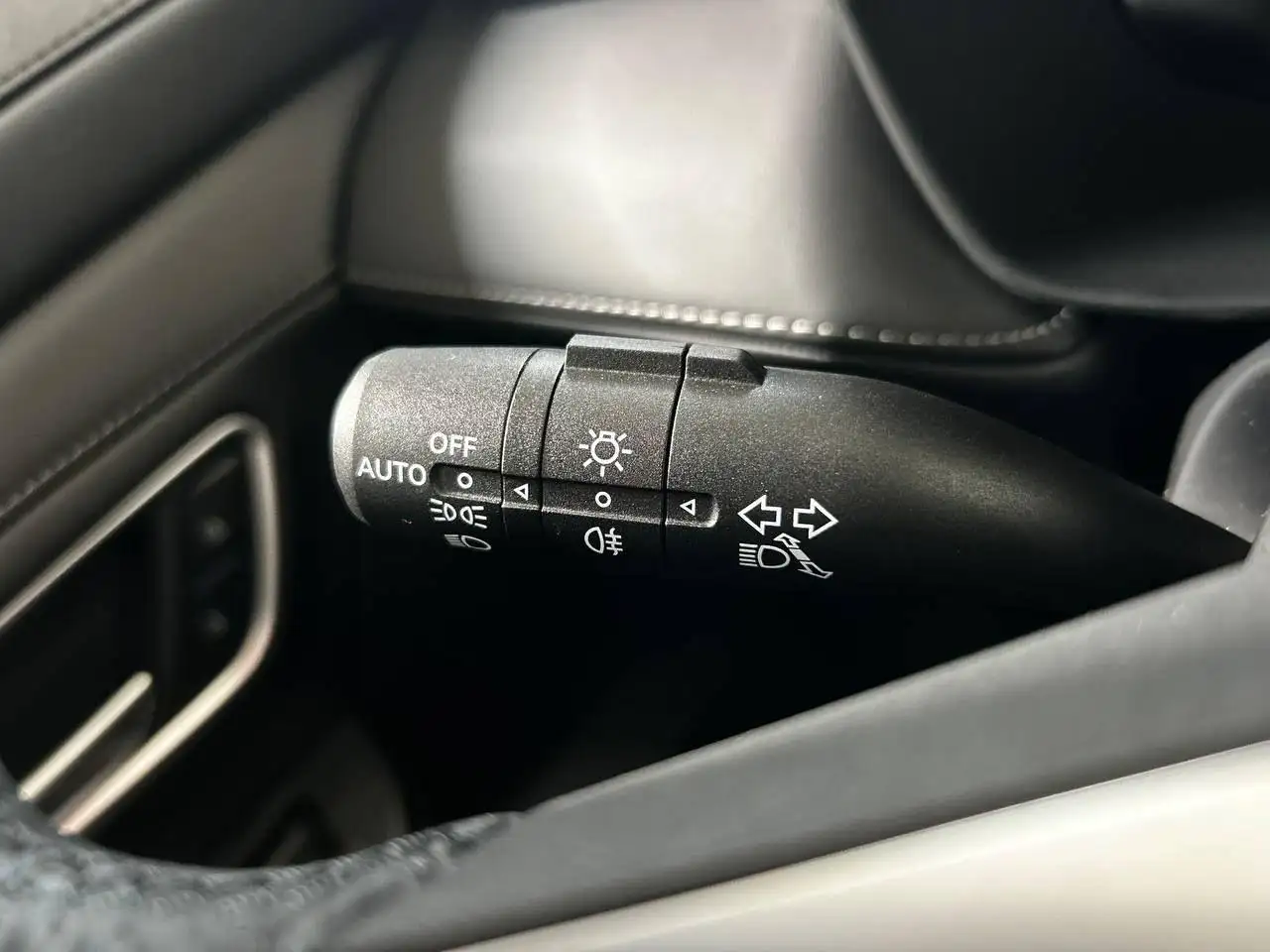 MG ZS 1.5 Comfort VARI COLORI DISPONIBILI 17