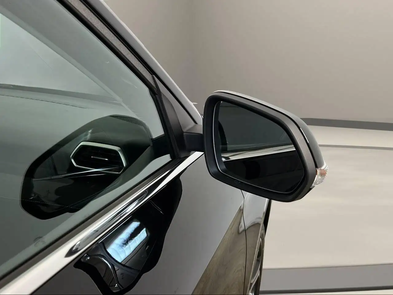 MG ZS 1.5 Comfort VARI COLORI DISPONIBILI 38