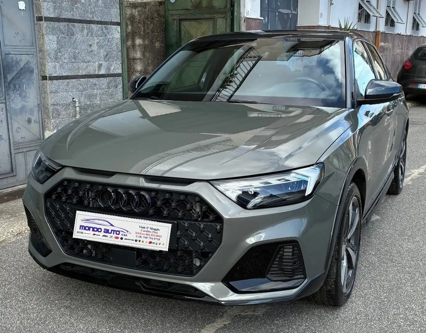 Audi A1 SPBK 1.0  TFSI 110 CV S-TRONIC S-LINE ALLSTREET Grau - 1
