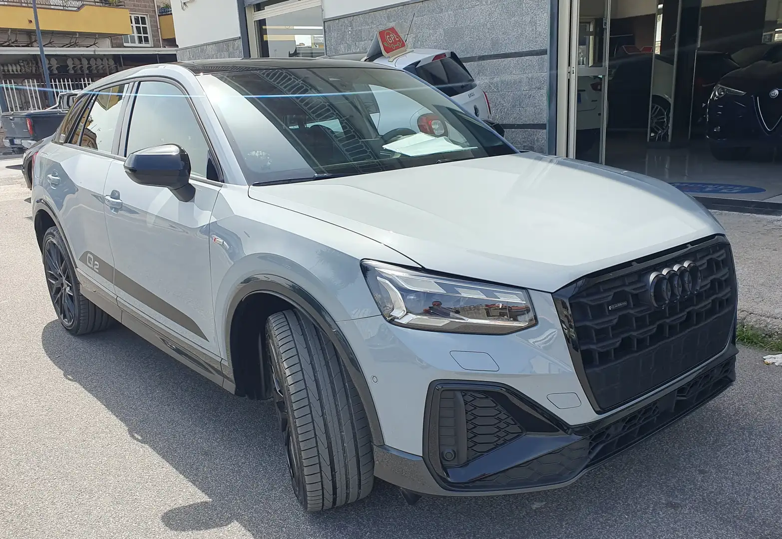 Audi Q2 2.0 150 CV  S-TRONIC QUATTRO  S-LINE Grigio - 2