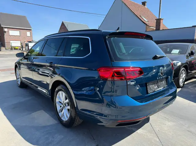 Volkswagen Passat view 7