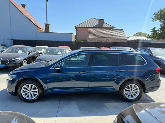 Volkswagen Passat view 8