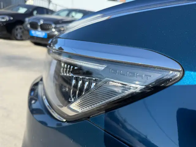 Volkswagen Passat view 11
