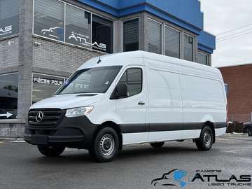 2500 High Roof Cargo, Garantie, Low KM!