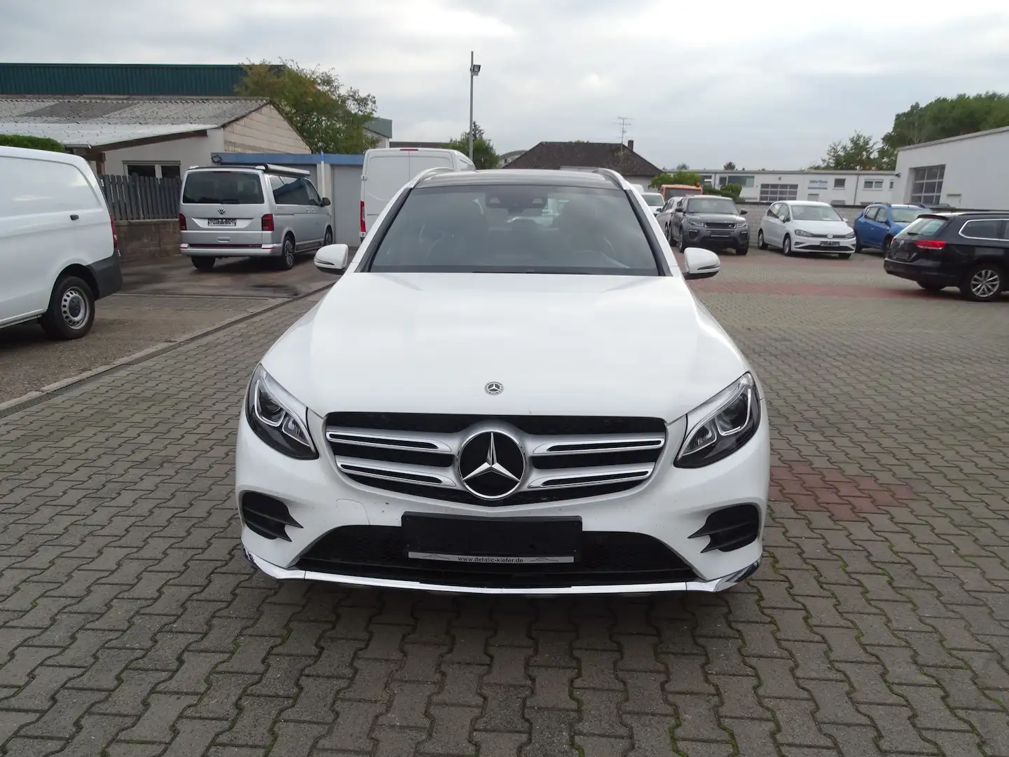 Mercedes-Benz GLC 250 4M AMG Line Panoramadach, LED, Navigation, Weiß - 2