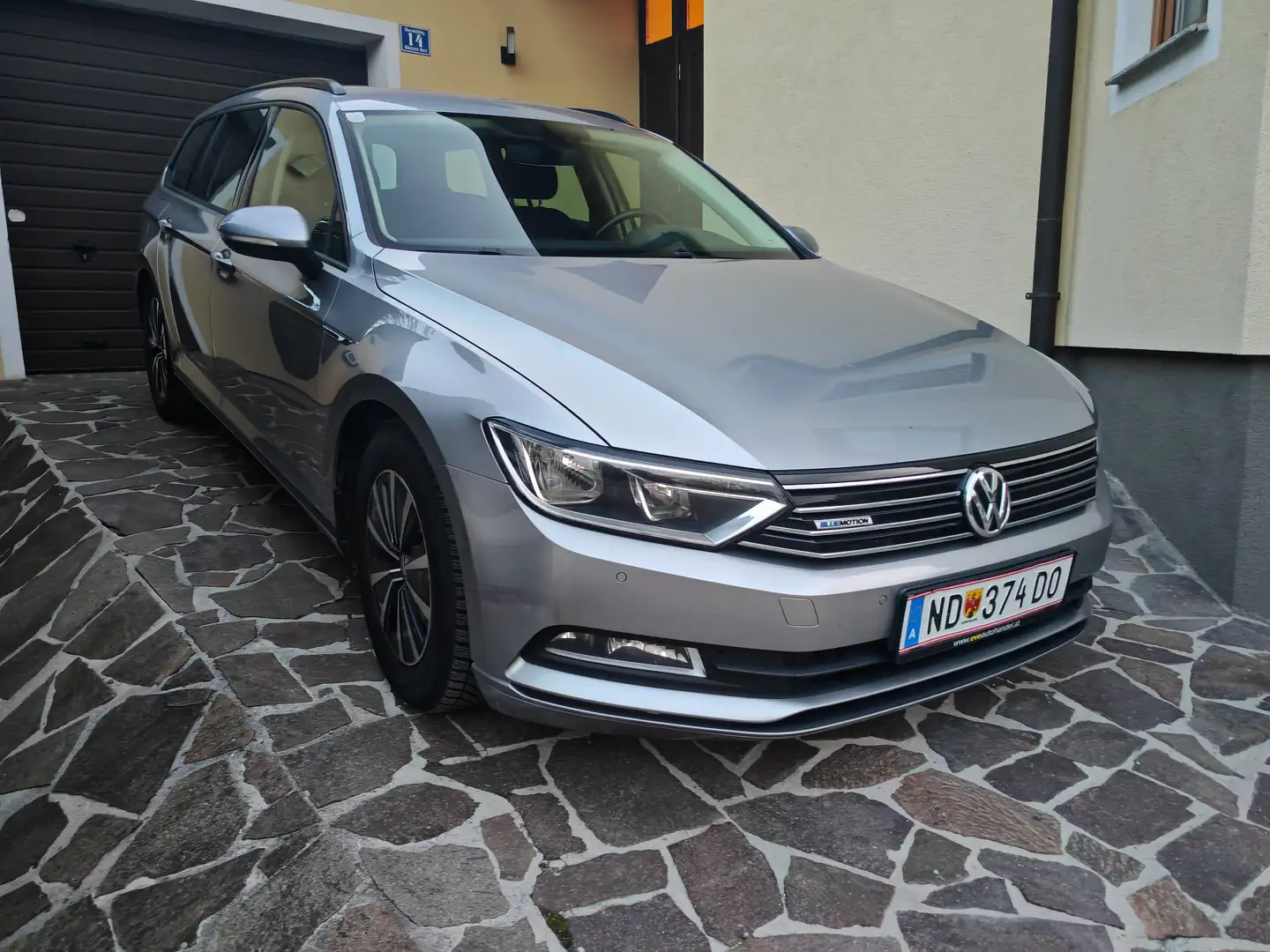 Volkswagen Passat Variant Passat Variant BlueMotion 1,6 TDI Trendline Grau - 1