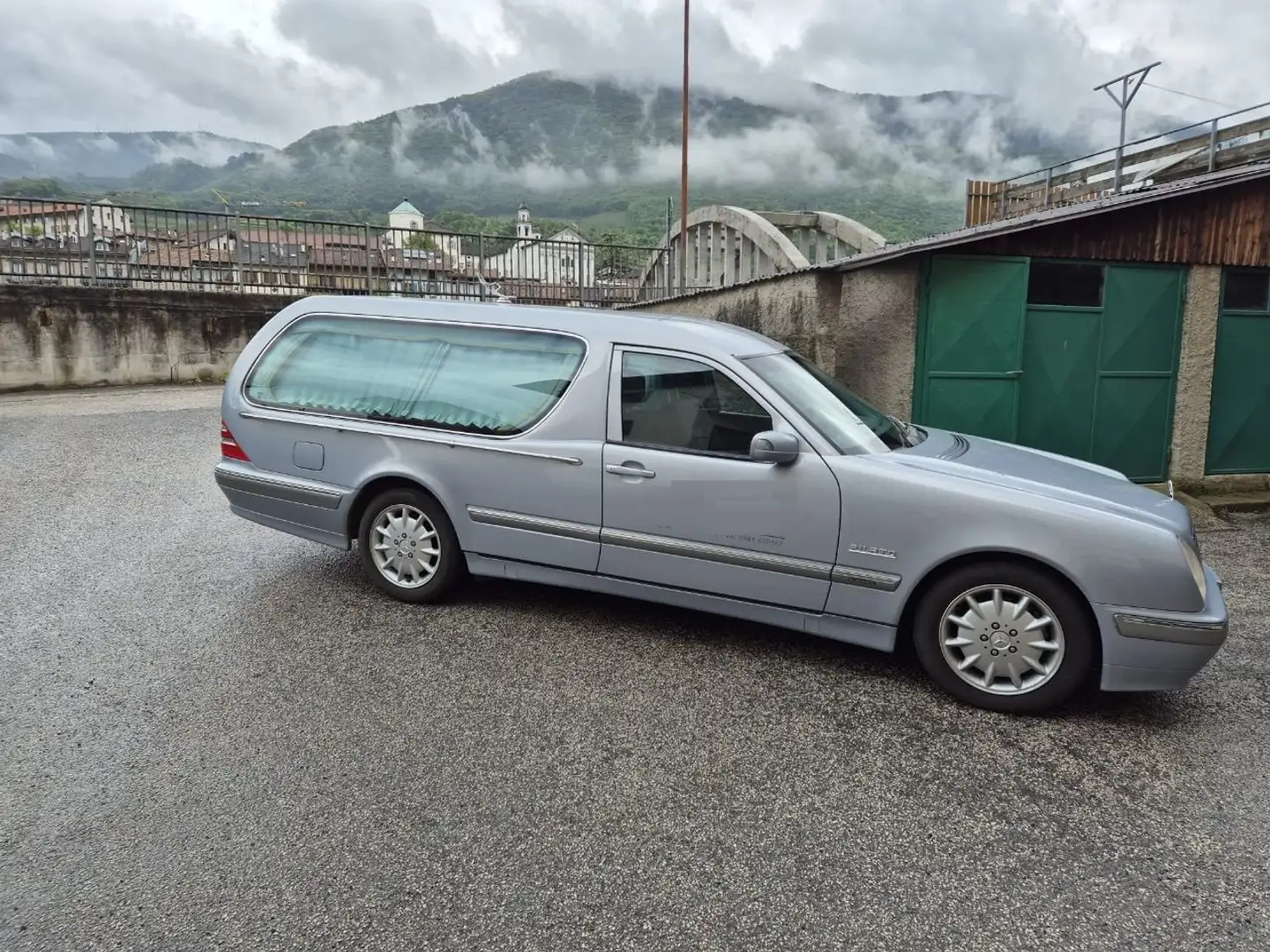 Mercedes-Benz E 270 Classe E cdi Elegance CARROFUNEBRE Grijs - 2