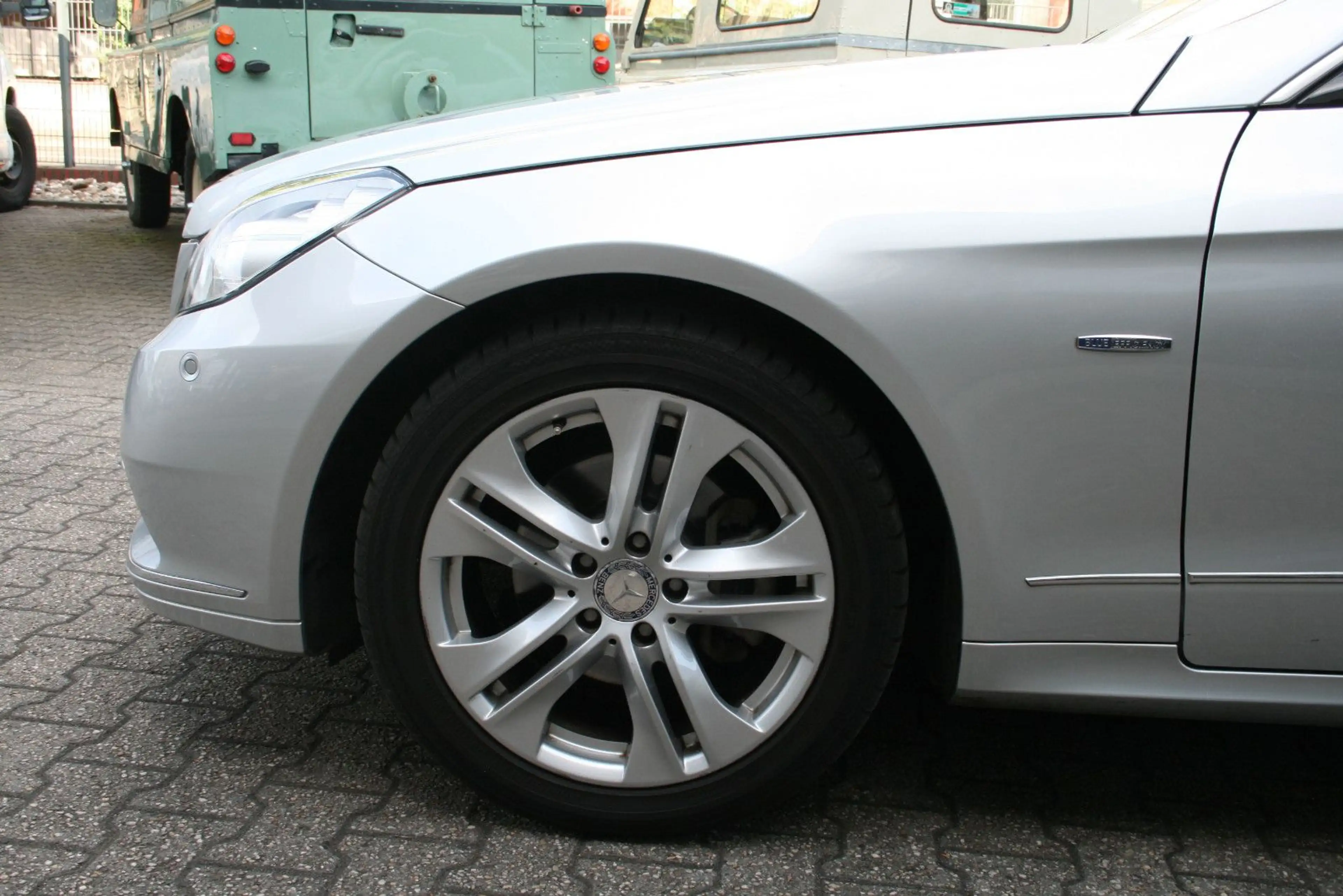 Mercedes-Benz E 250 E250 Autom BlueEfficiency Coupe | Pano|W/S Räder — photo 16