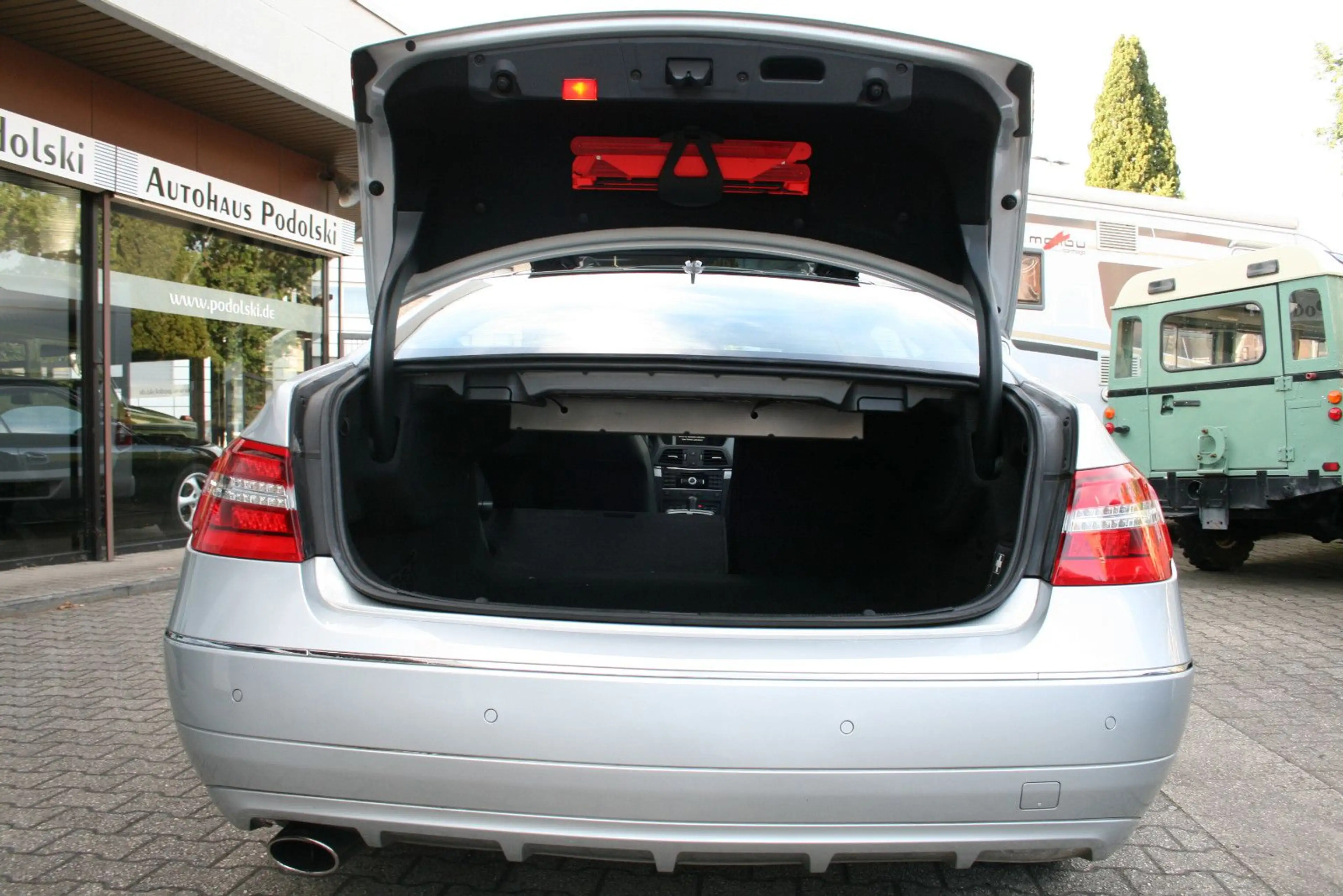 Mercedes-Benz E 250 E250 Autom BlueEfficiency Coupe | Pano|W/S Räder — photo 17