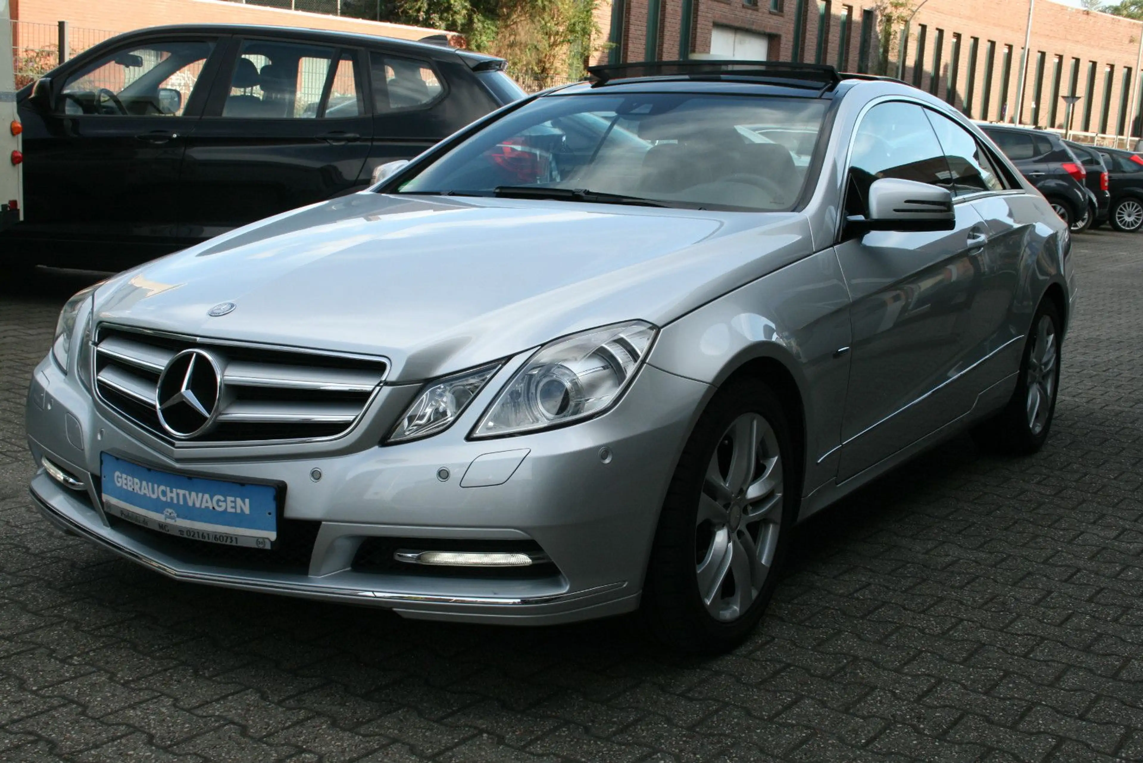 Mercedes-Benz E 250 E250 Autom BlueEfficiency Coupe | Pano|W/S Räder — photo 2