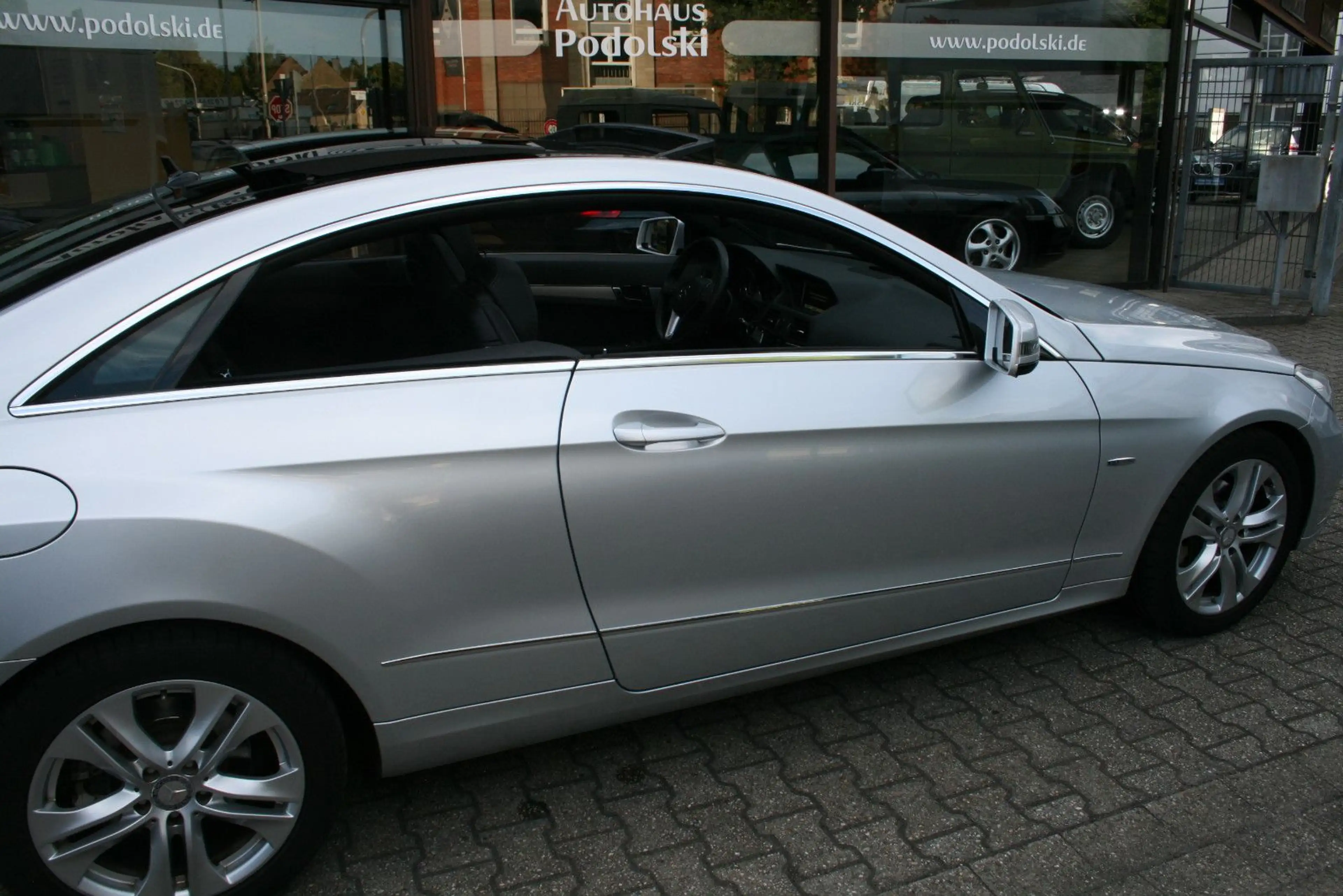 Mercedes-Benz E 250 E250 Autom BlueEfficiency Coupe | Pano|W/S Räder — photo 18