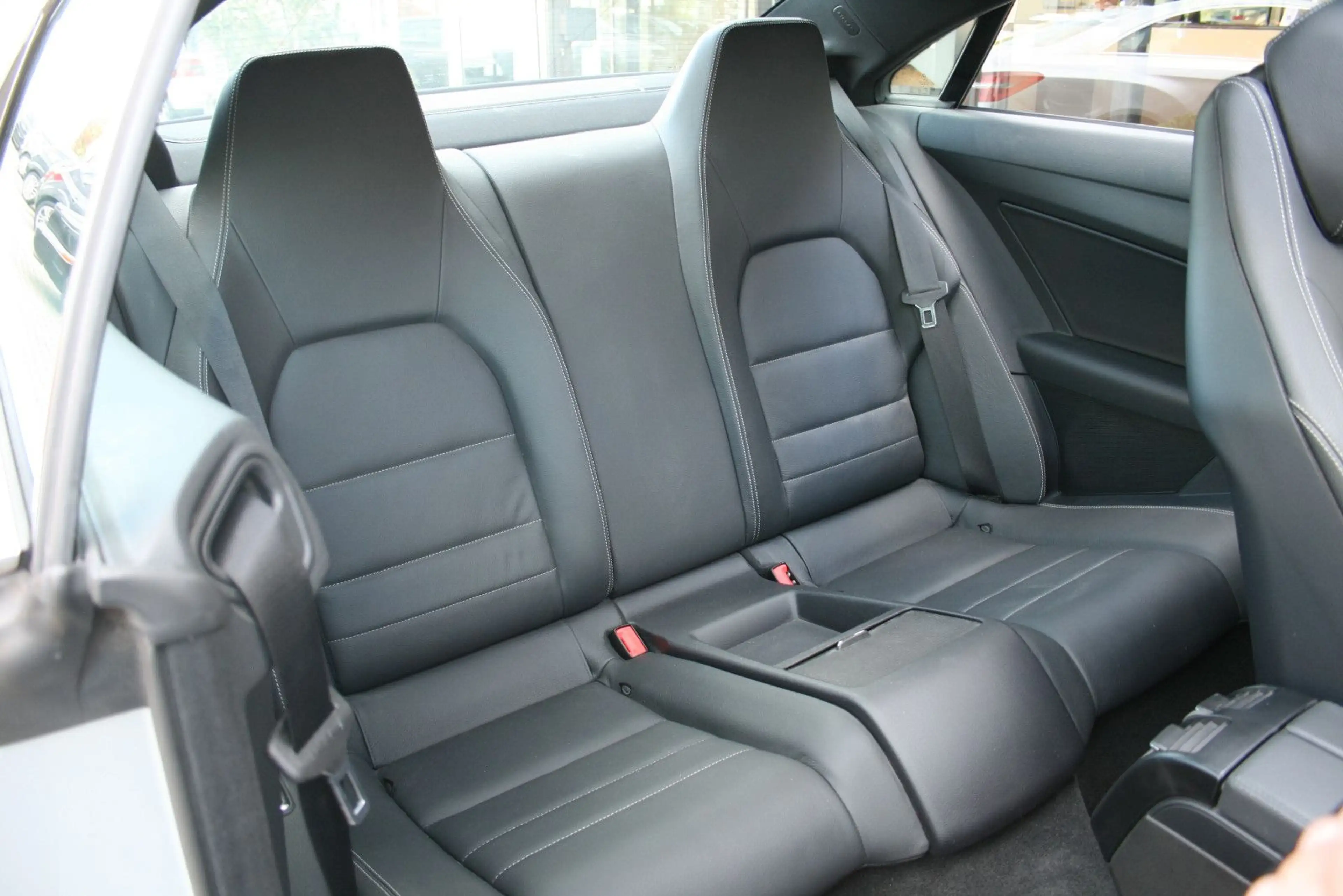 Mercedes-Benz E 250 E250 Autom BlueEfficiency Coupe | Pano|W/S Räder — photo 9