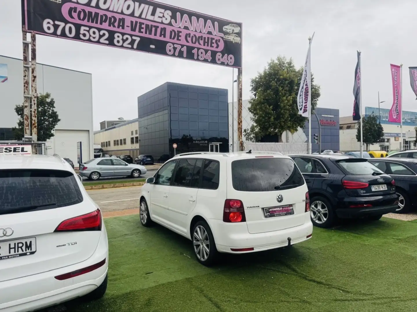 Volkswagen Touran 1.9TDI Advance DSG 105 - 2