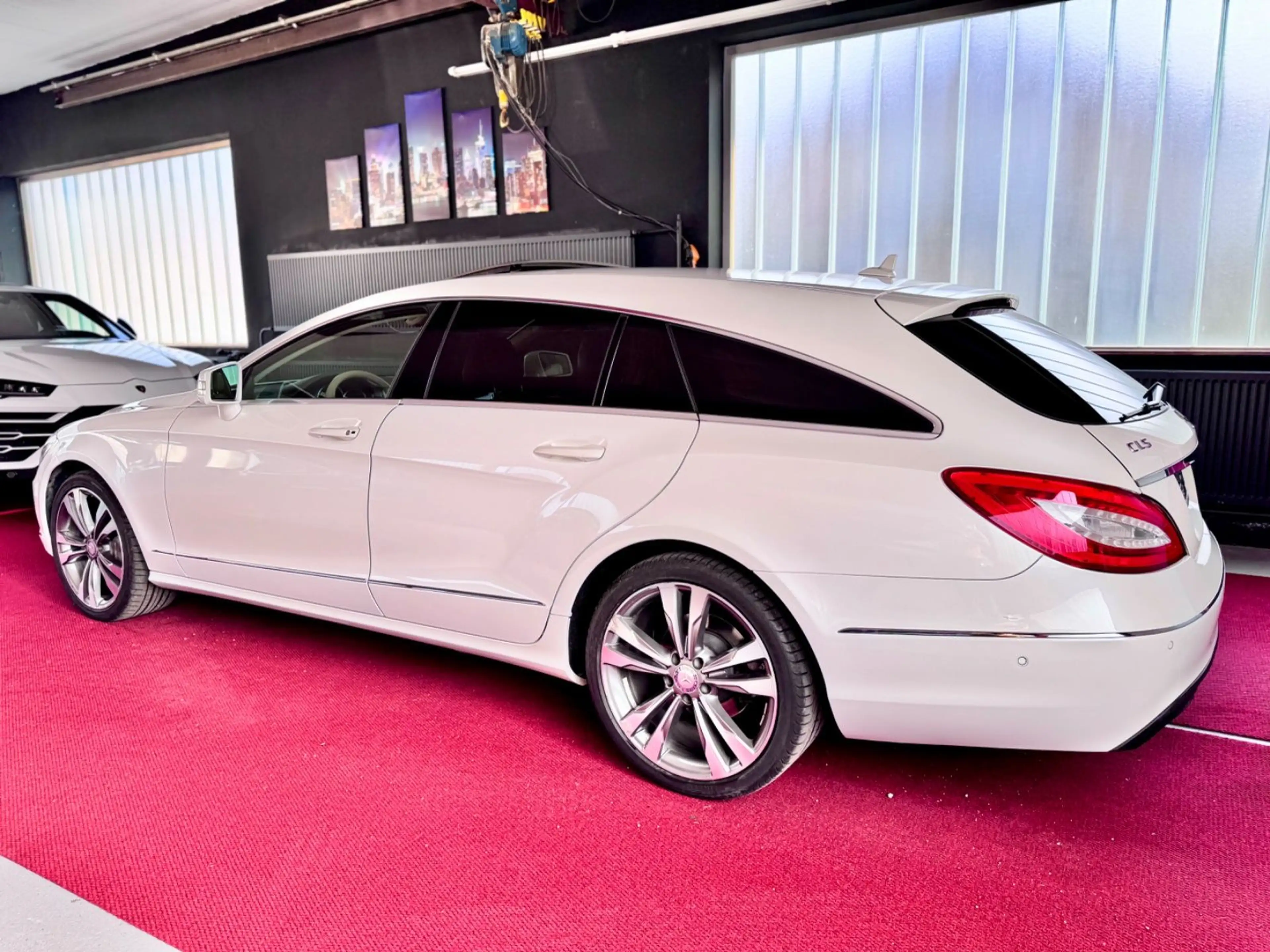 Mercedes-Benz CLS 350 4Matic Glasdach ILS Airmatic AHK 19" — photo 7