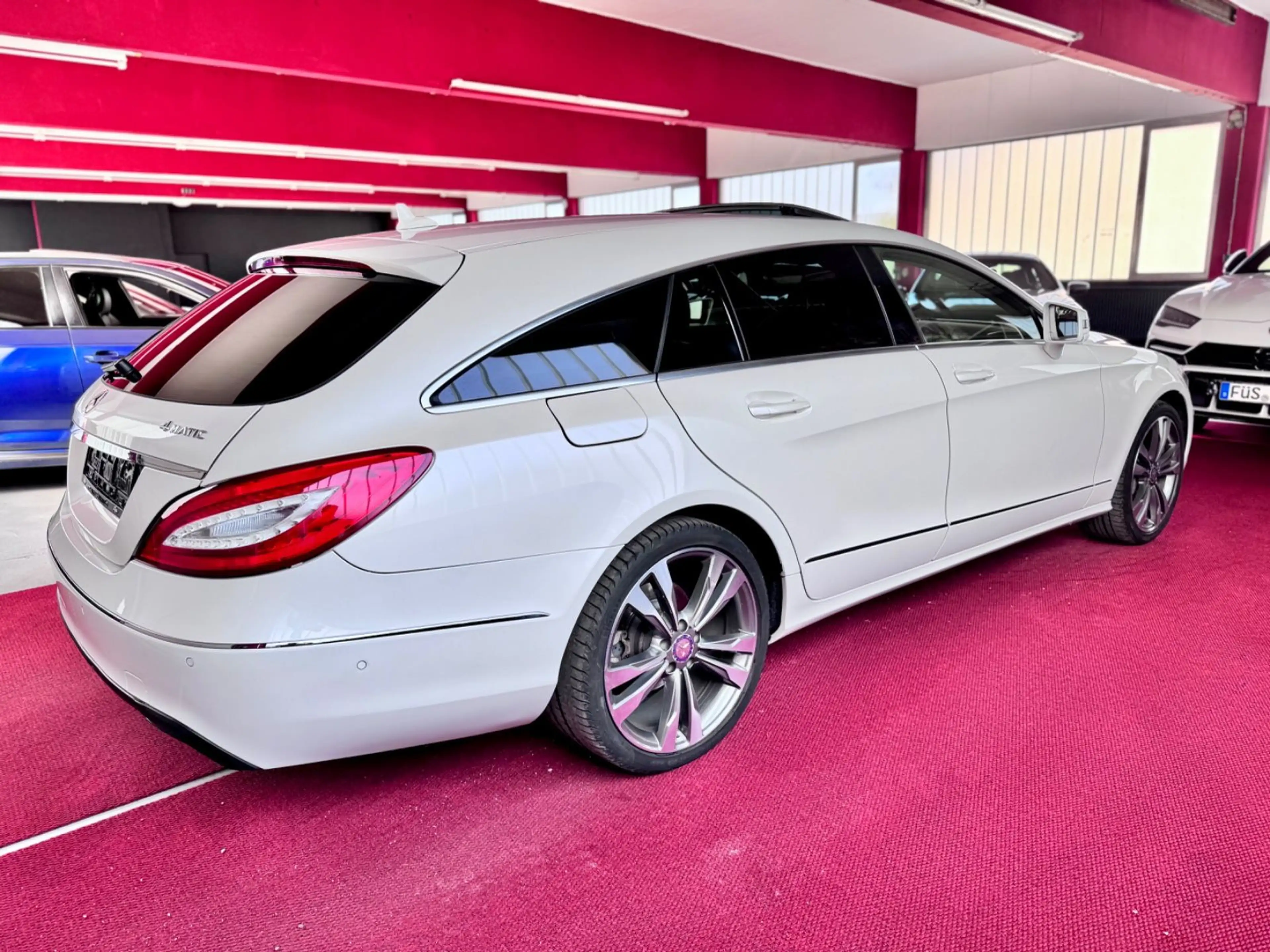 Mercedes-Benz CLS 350 4Matic Glasdach ILS Airmatic AHK 19" — photo 6