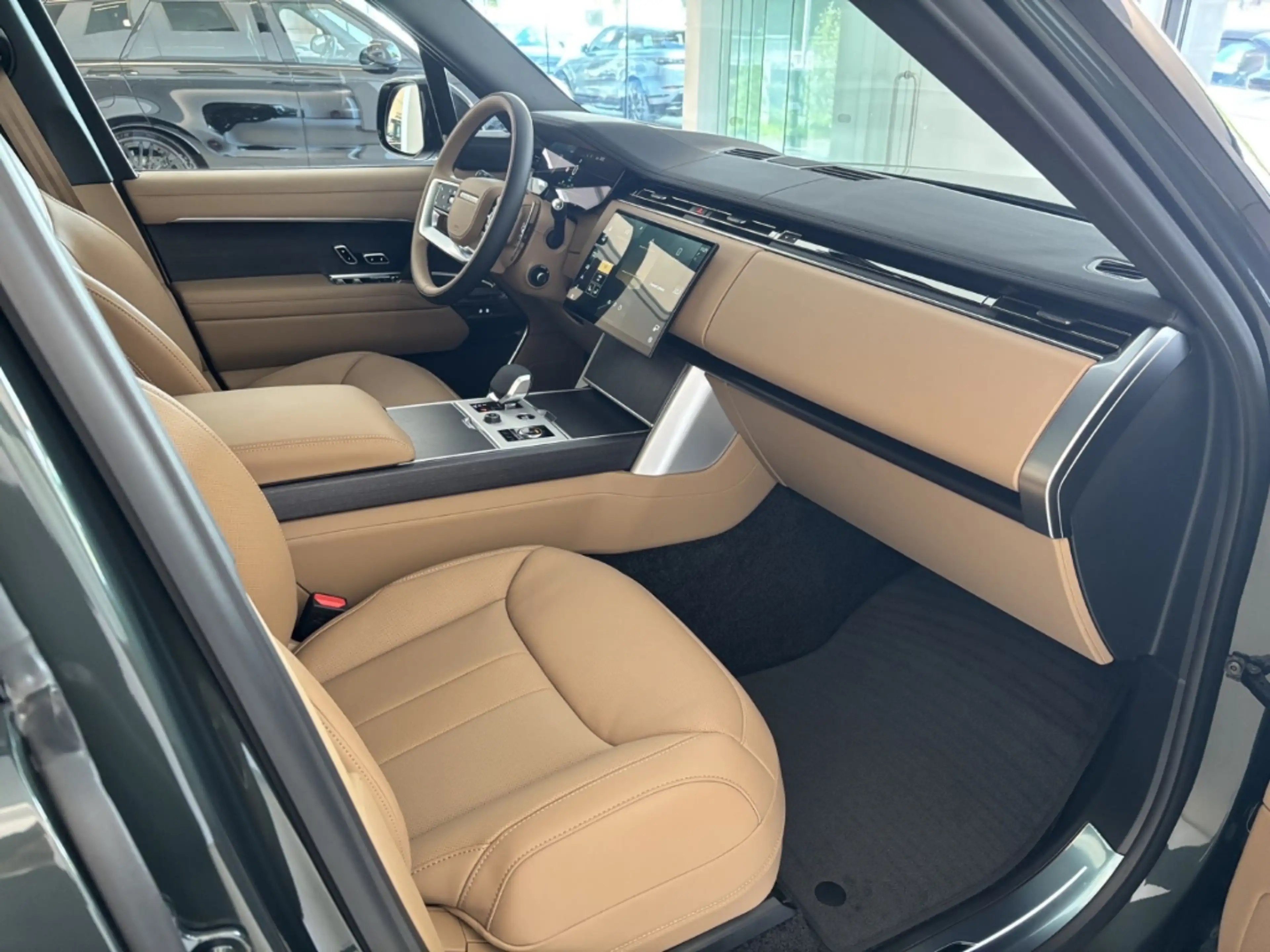 Land Rover Range Rover P460e HSE SHADOW-PACK AHK 22''LM SD — photo 10