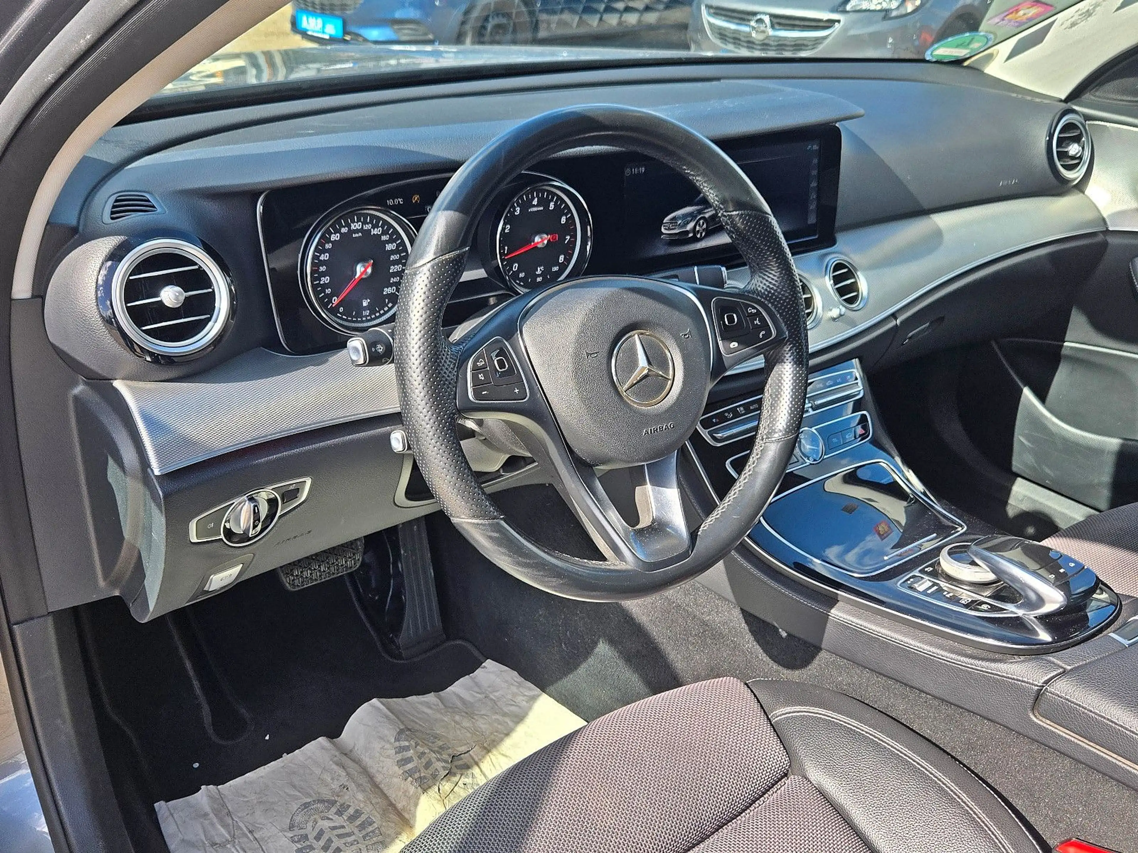 Mercedes-Benz E 200 Aut, GARANTIE, LED, Teilleder, PDC+RFK,S.H — photo 9