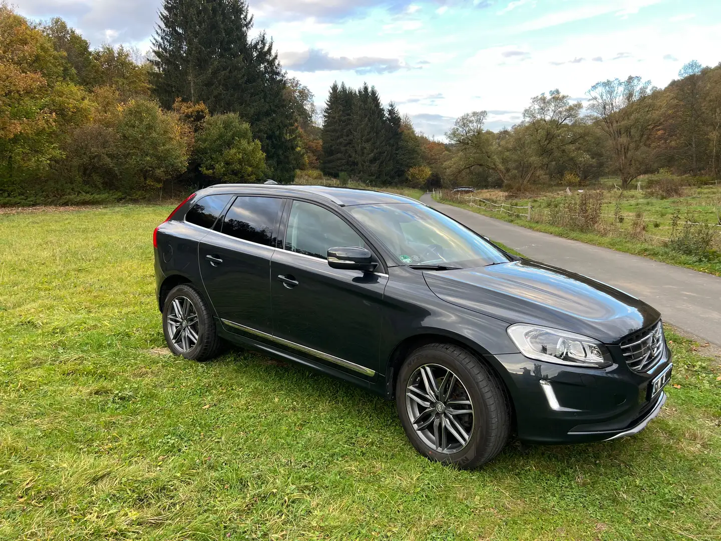 Volvo XC60 Volvo XC60 D5 XC 60 5-Zylinder 2,4 l Grau - 2