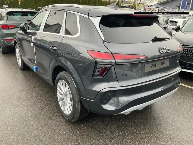 Audi Q3 TFSI quattro 150 kW quattro, AHK, Navi, AreaVie... Ansicht 2