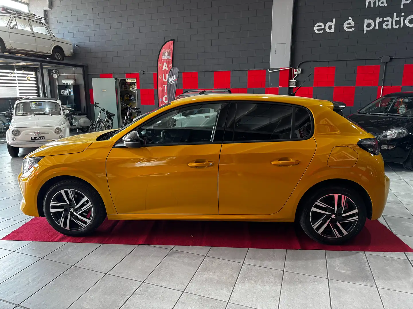 Peugeot 208 1.2 puretech Allure Pack s Giallo - 2