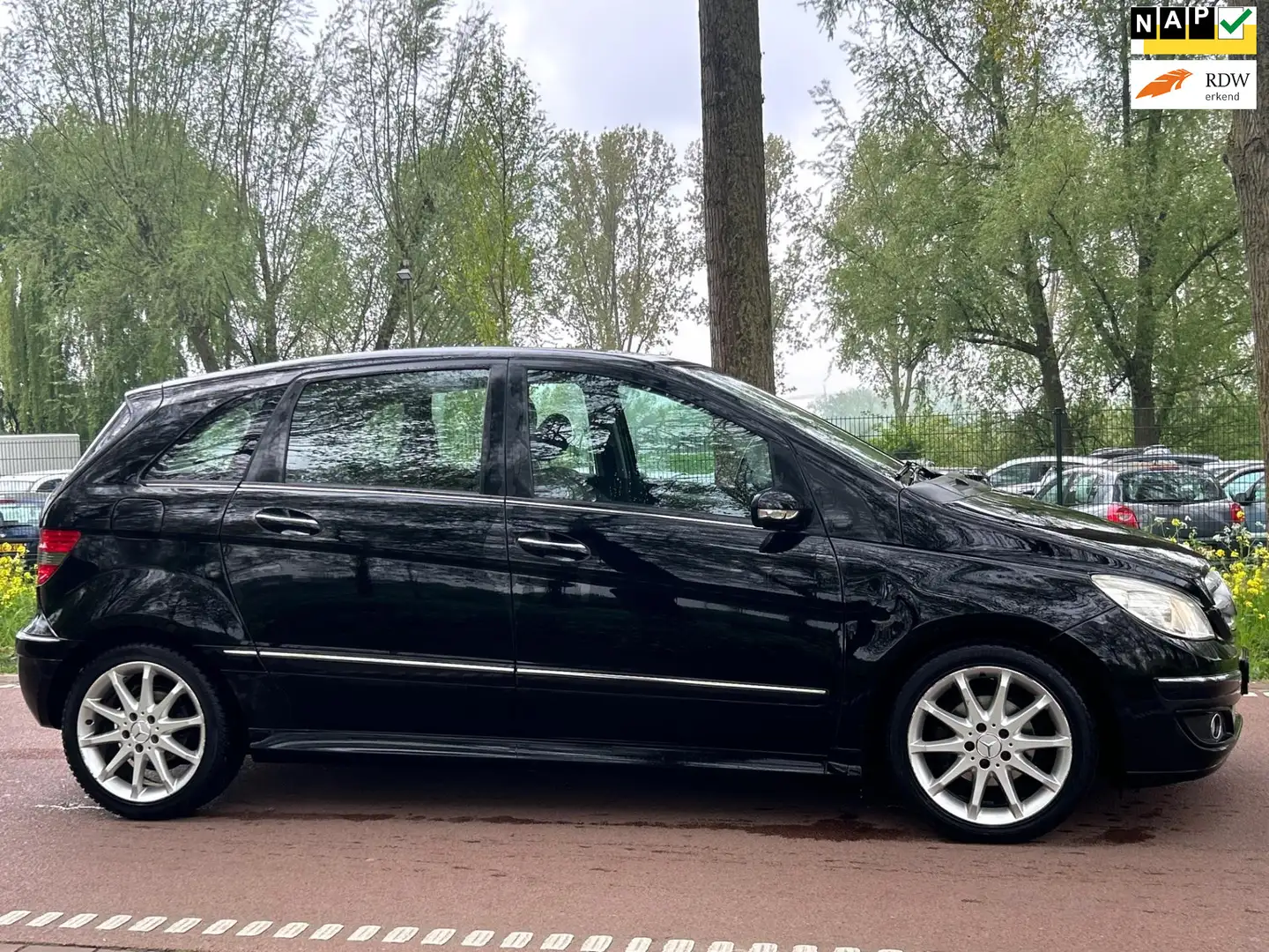 Mercedes-Benz B 170 PANORAMA!AIRCO!APK!KOOPJE! Zwart - 1