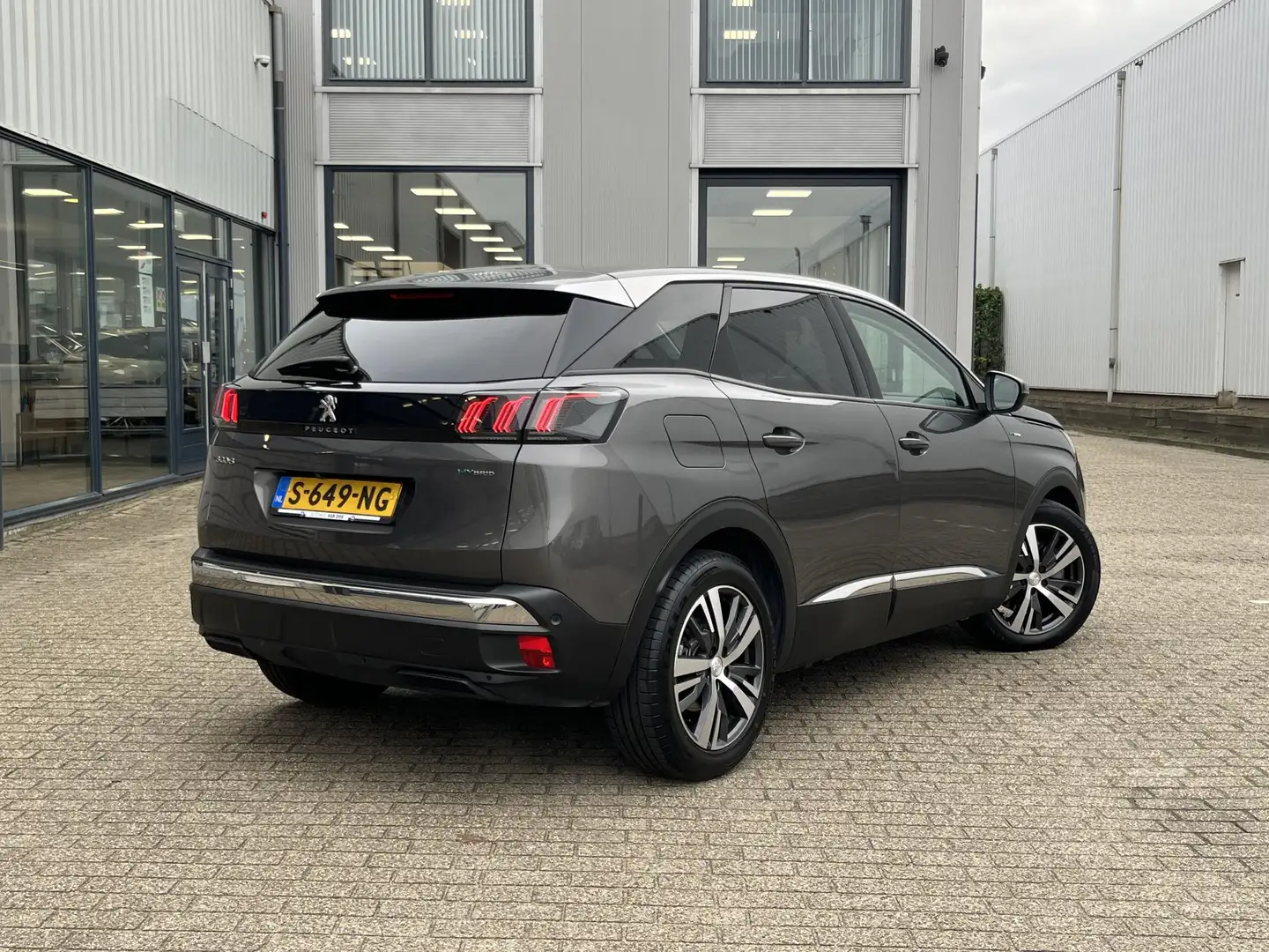 Peugeot 3008 1.6 HYbrid 225 Allure Pack Business | Navigatie/Cl Grijs - 2