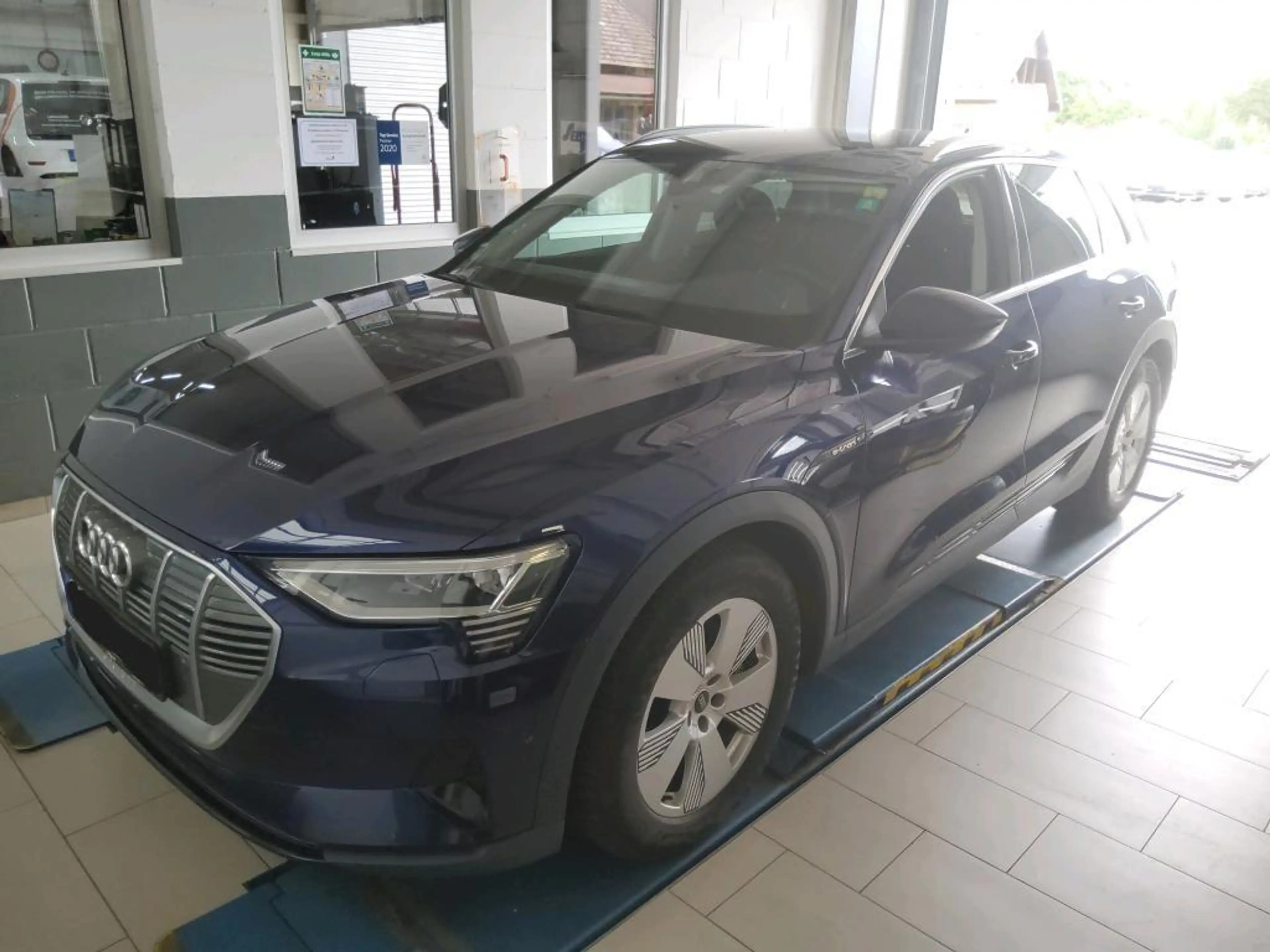 Audi e-tron 55 QUATTRO LED/ACC/AHK/NAVI/DAB/AIR-SUS — photo 5