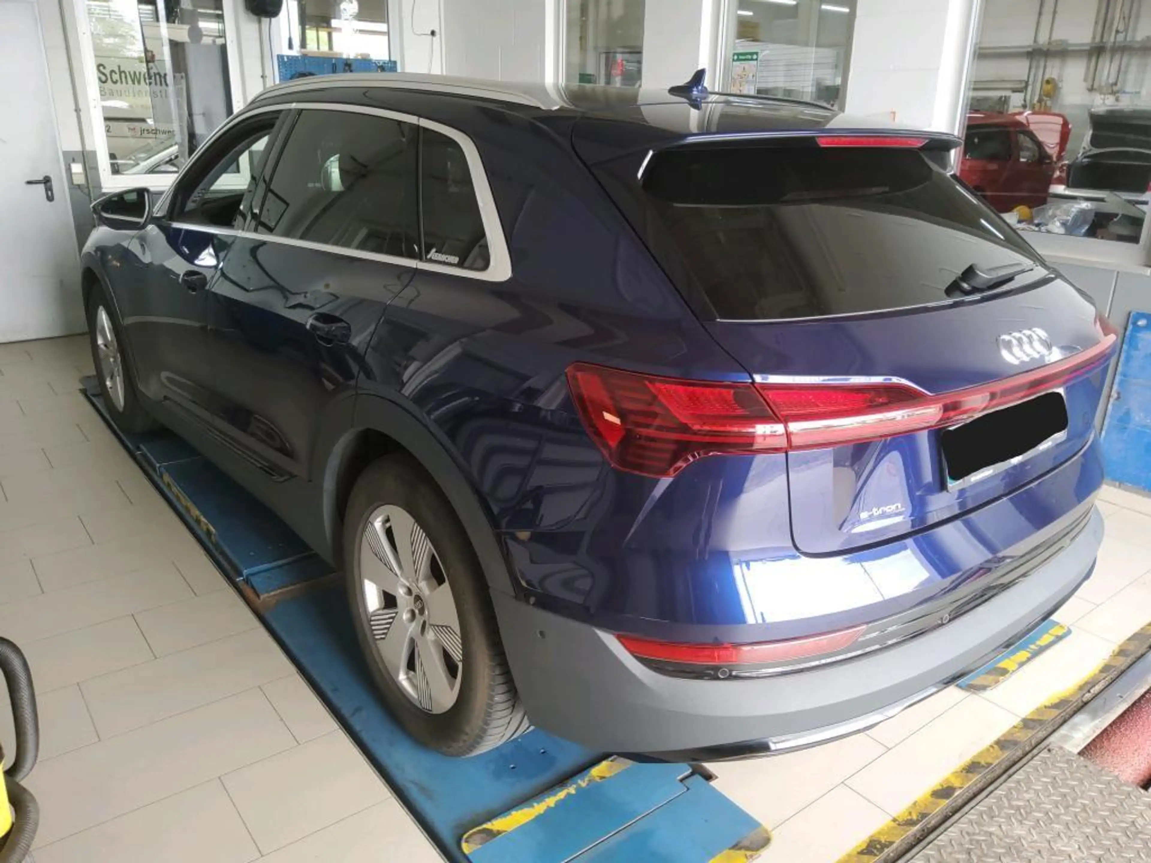 Audi e-tron 55 QUATTRO LED/ACC/AHK/NAVI/DAB/AIR-SUS — photo 8