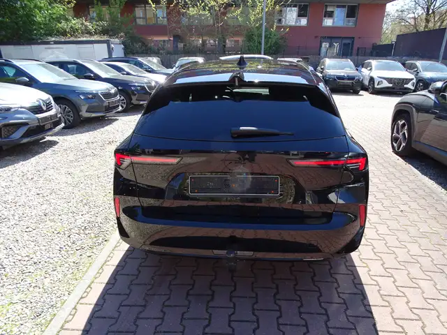 Opel Astra view 3