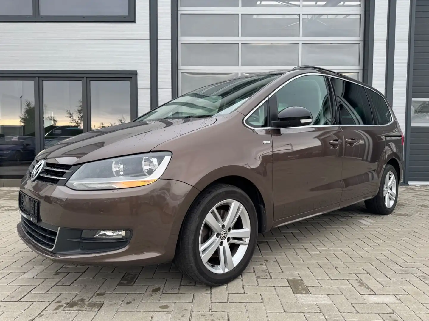 Volkswagen Sharan Match 2.0TDI el. Schiebetüren Gepflegt Marrone - 2