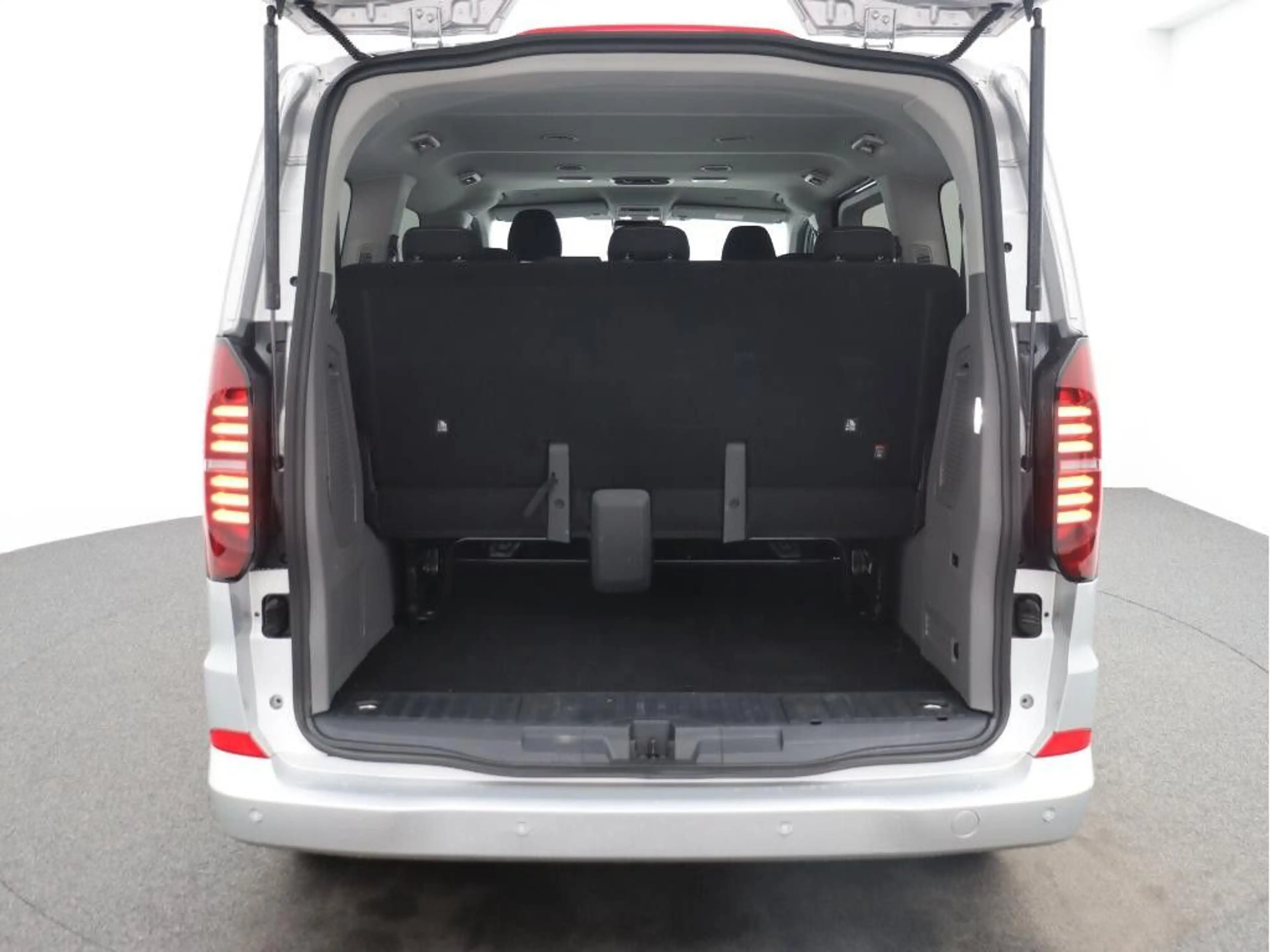 Volkswagen T7 Caravelle 2.0 TDI 110 kW Life KR — photo 10