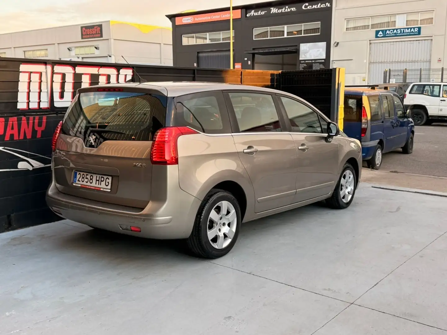 Peugeot 5008 1.6HDI Active 115 - 2