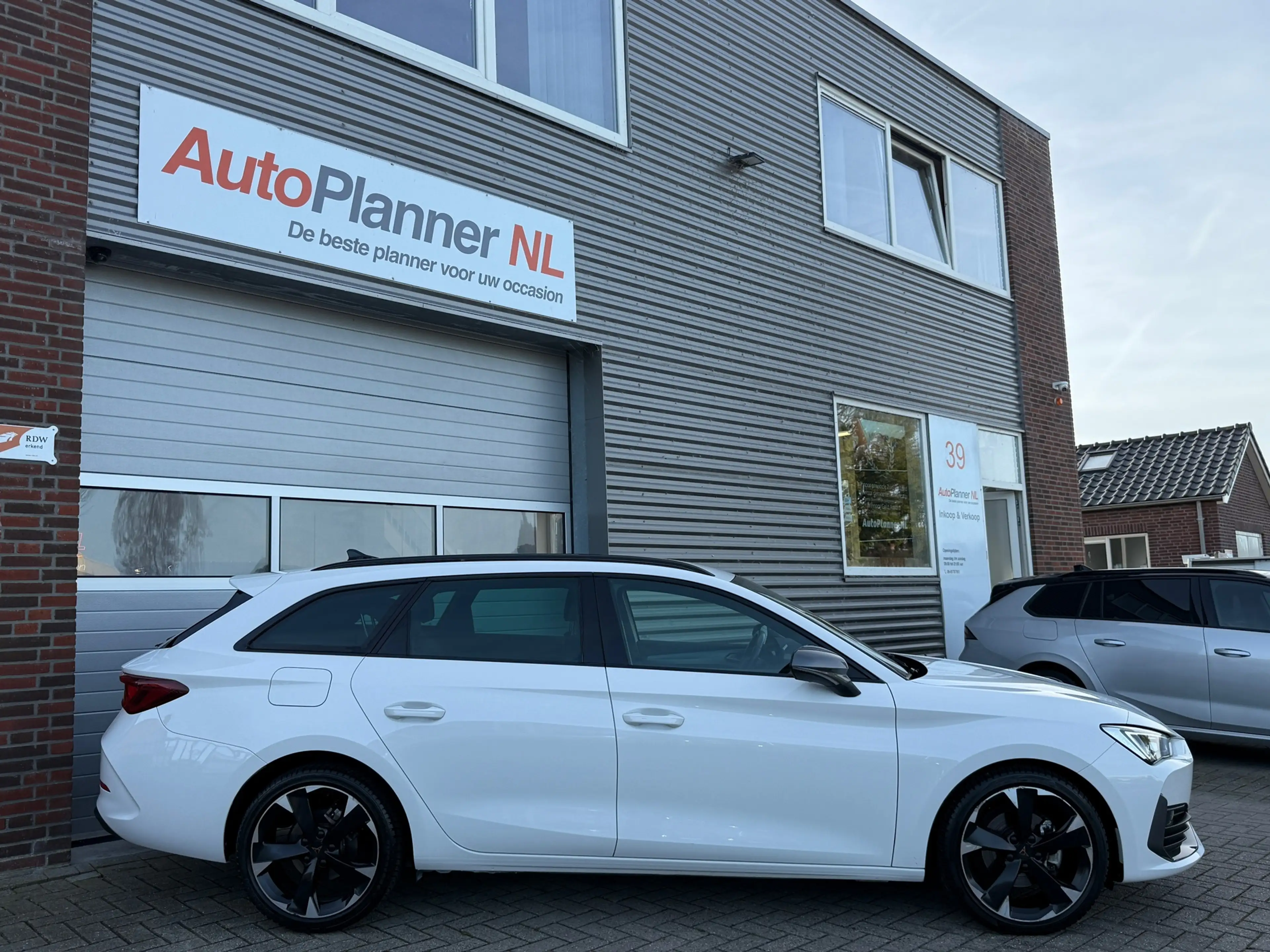 CUPRA Leon Sportstourer 1.5 eTSI! Incl. Btw! Carplay! Sfeer.! — photo 3