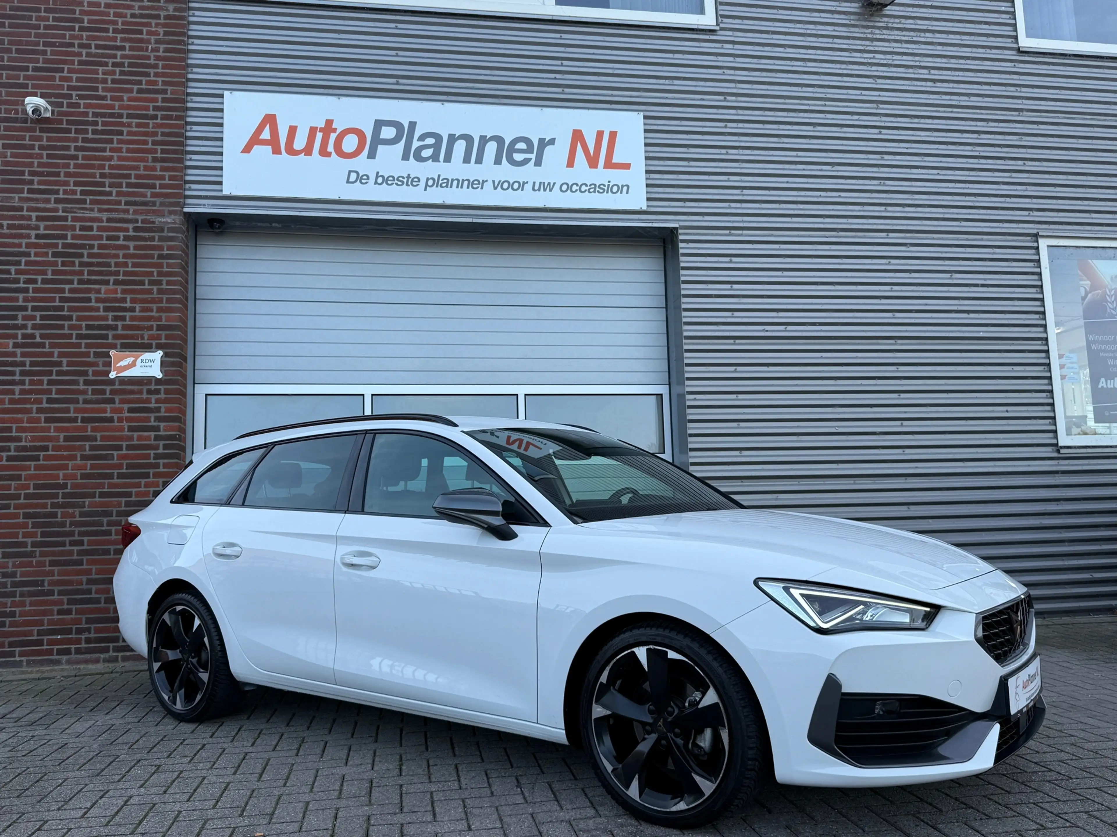 CUPRA Leon Sportstourer 1.5 eTSI! Incl. Btw! Carplay! Sfeer.! — photo 2