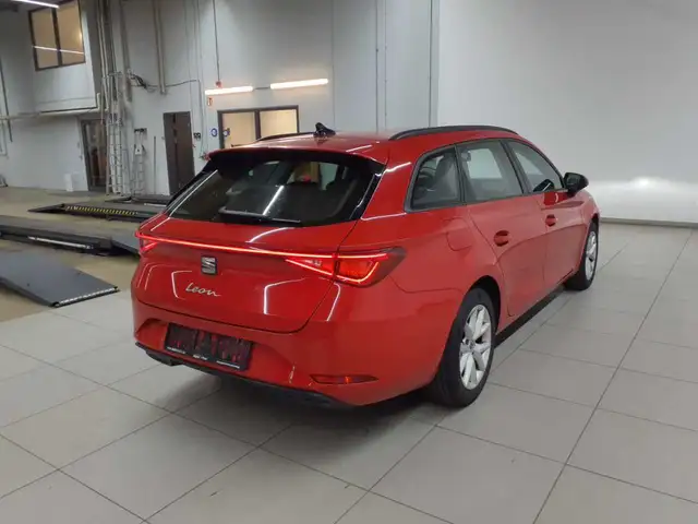 Seat Leon view 5