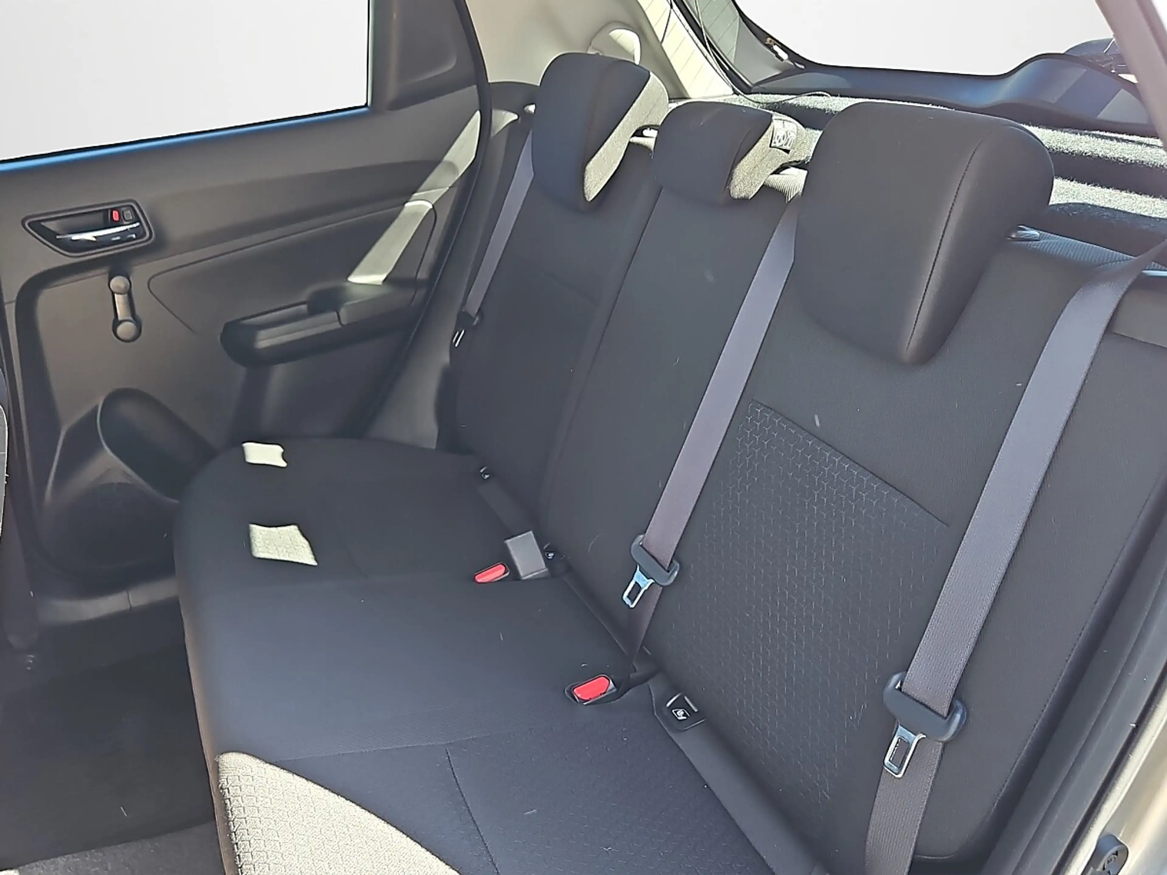Suzuki Swift 1,2 Hybrid DualJet Allgrip Shine — photo 10