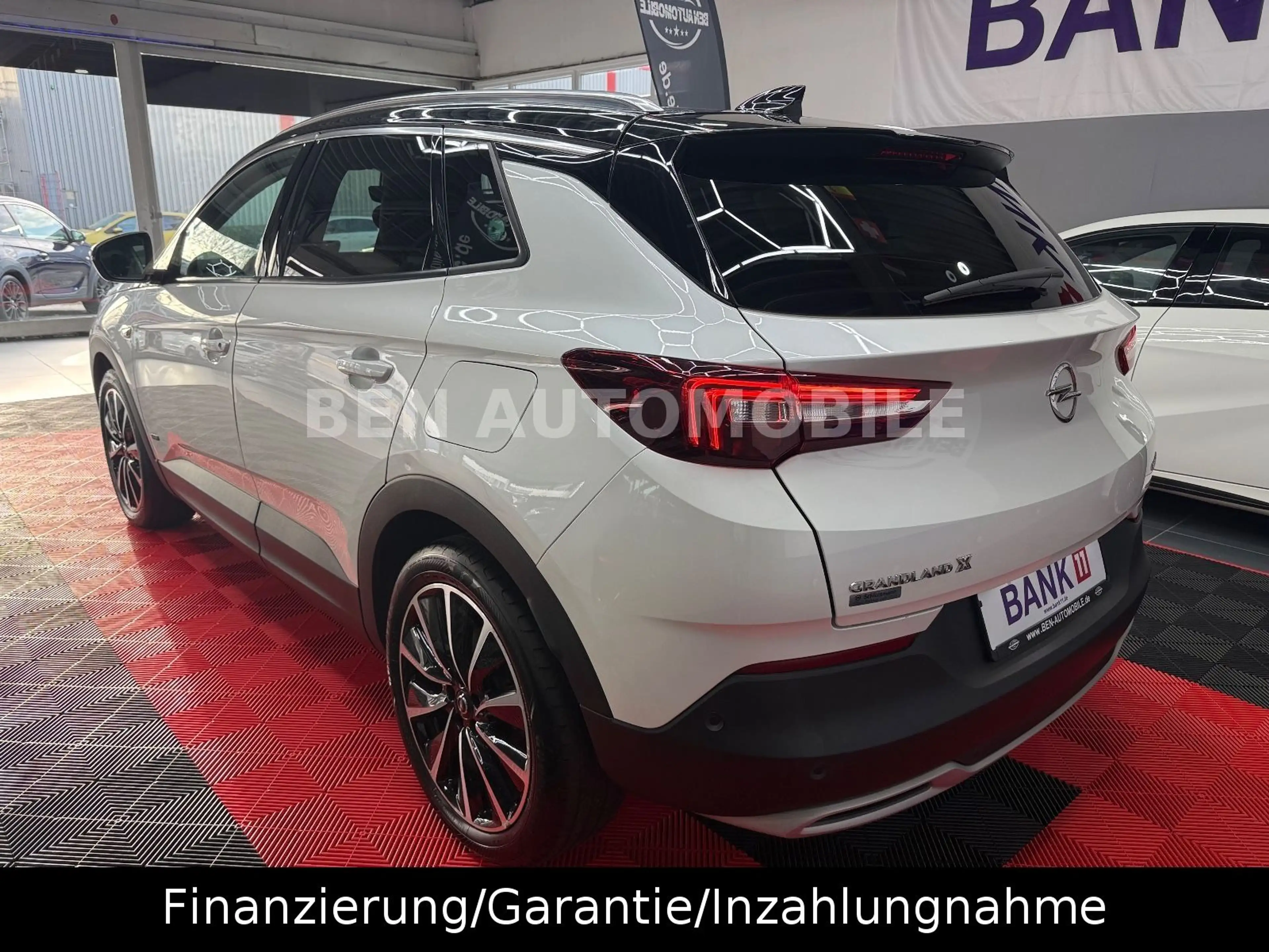 Opel Grandland X 1.6 Turbo Hybrid/Ultimate/1.HD — photo 13