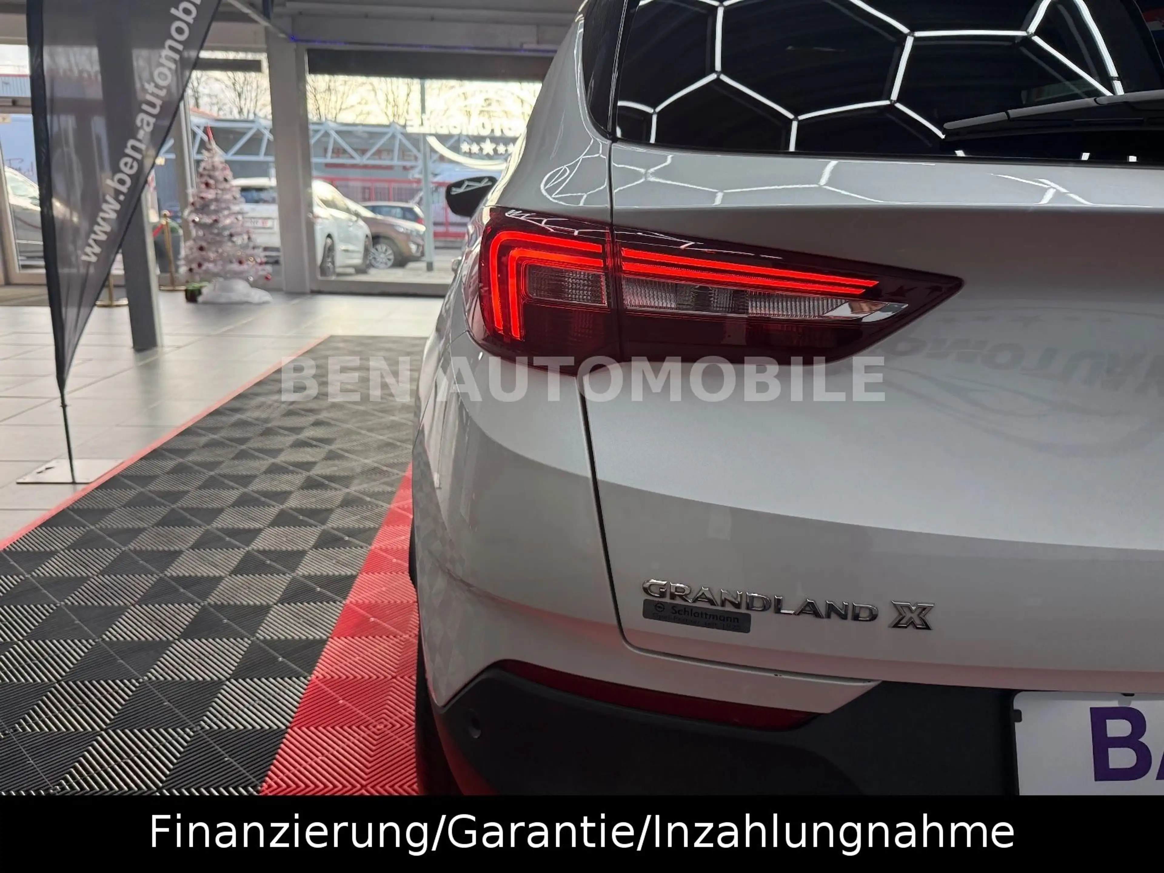 Opel Grandland X 1.6 Turbo Hybrid/Ultimate/1.HD — photo 11