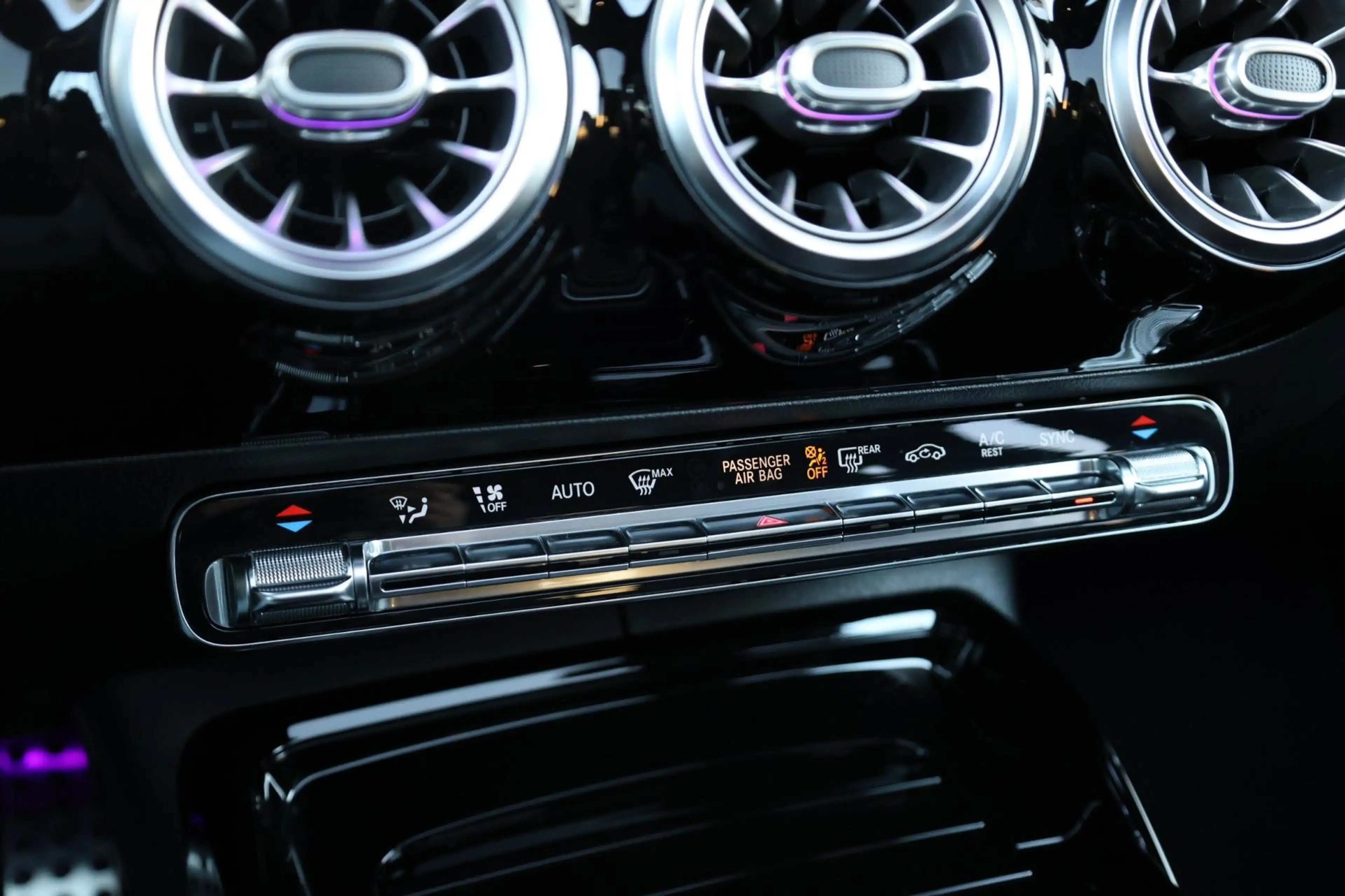 Mercedes-Benz A 45 AMG 4MATIC+ MULTIBEAM/VIRTUAL/SFEER/PANO/LEER+S.VERWAR — photo 21