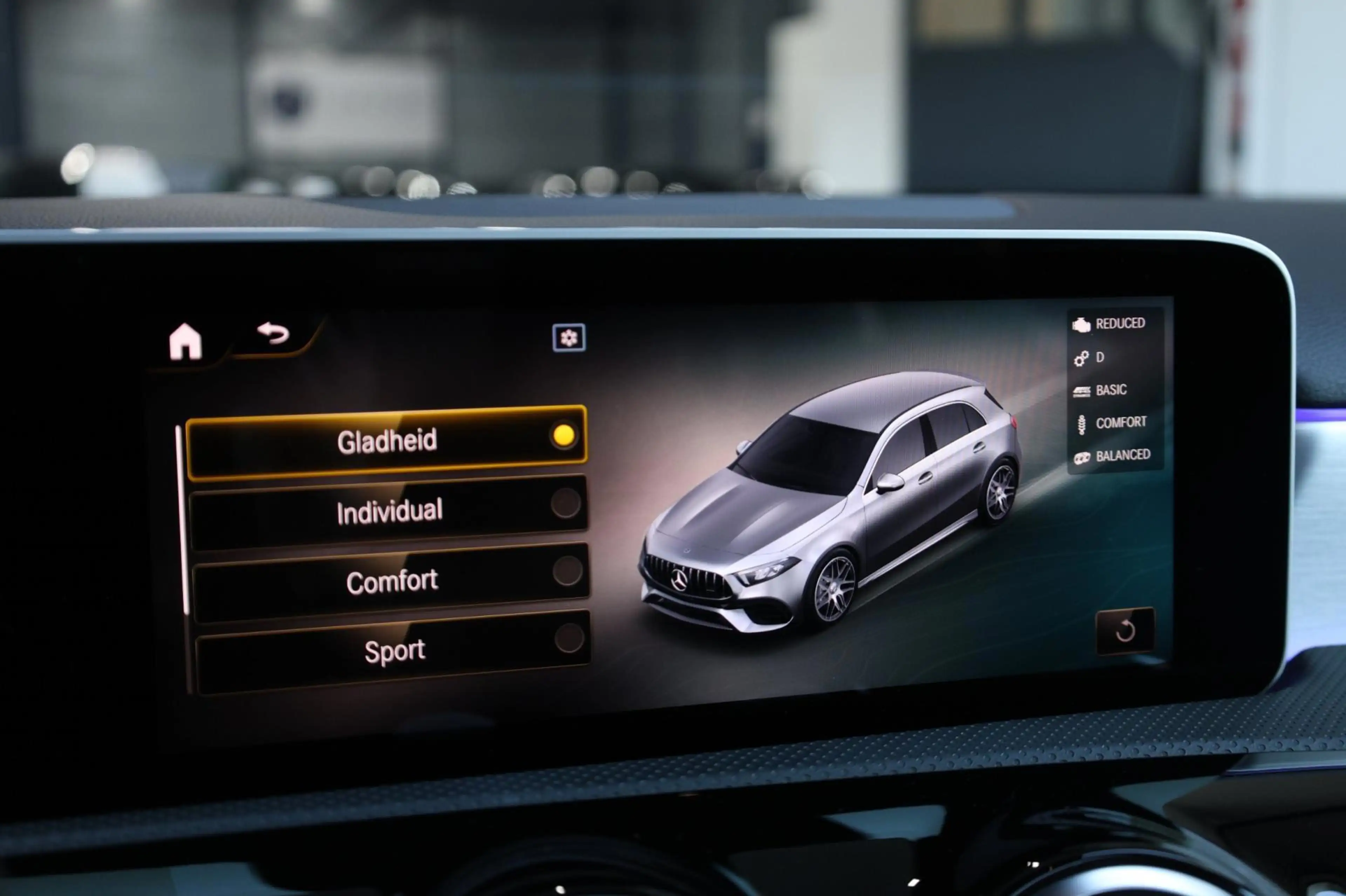 Mercedes-Benz A 45 AMG 4MATIC+ MULTIBEAM/VIRTUAL/SFEER/PANO/LEER+S.VERWAR — photo 14