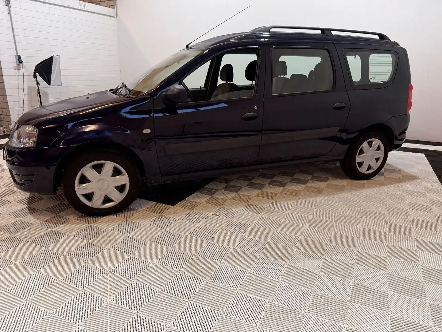 Dacia Logan MCV 1.6 MPI LPG 85 Ambiance Blau - 2