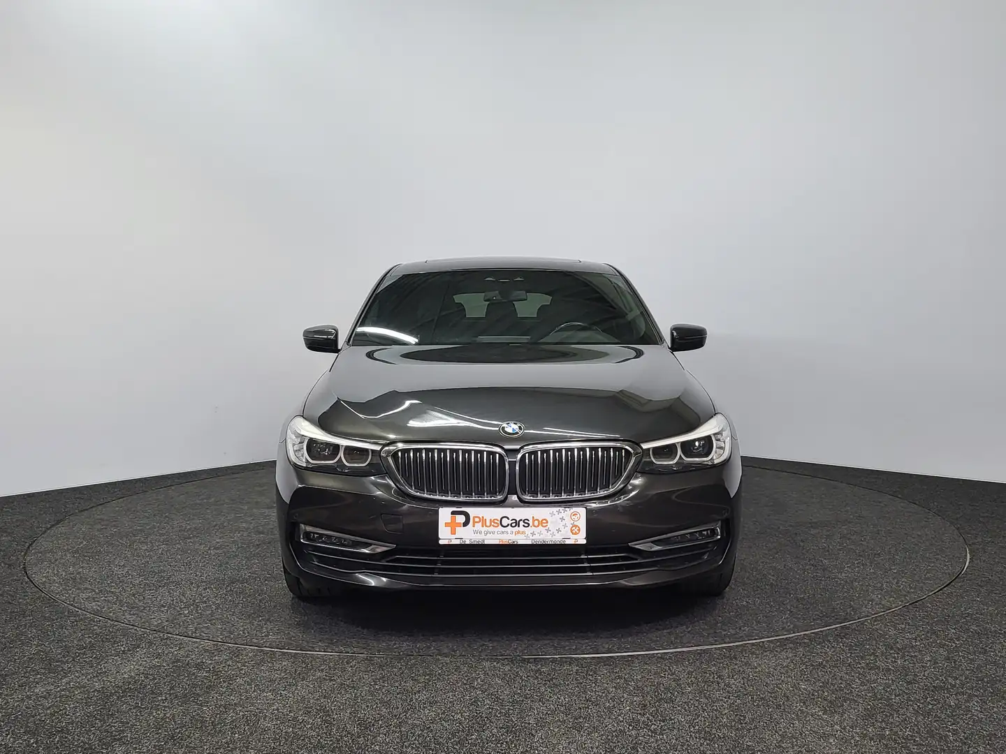 BMW 620 Gran Turismo Luxury ~ Pano ~ Camera ~ CarPlay Grijs - 2