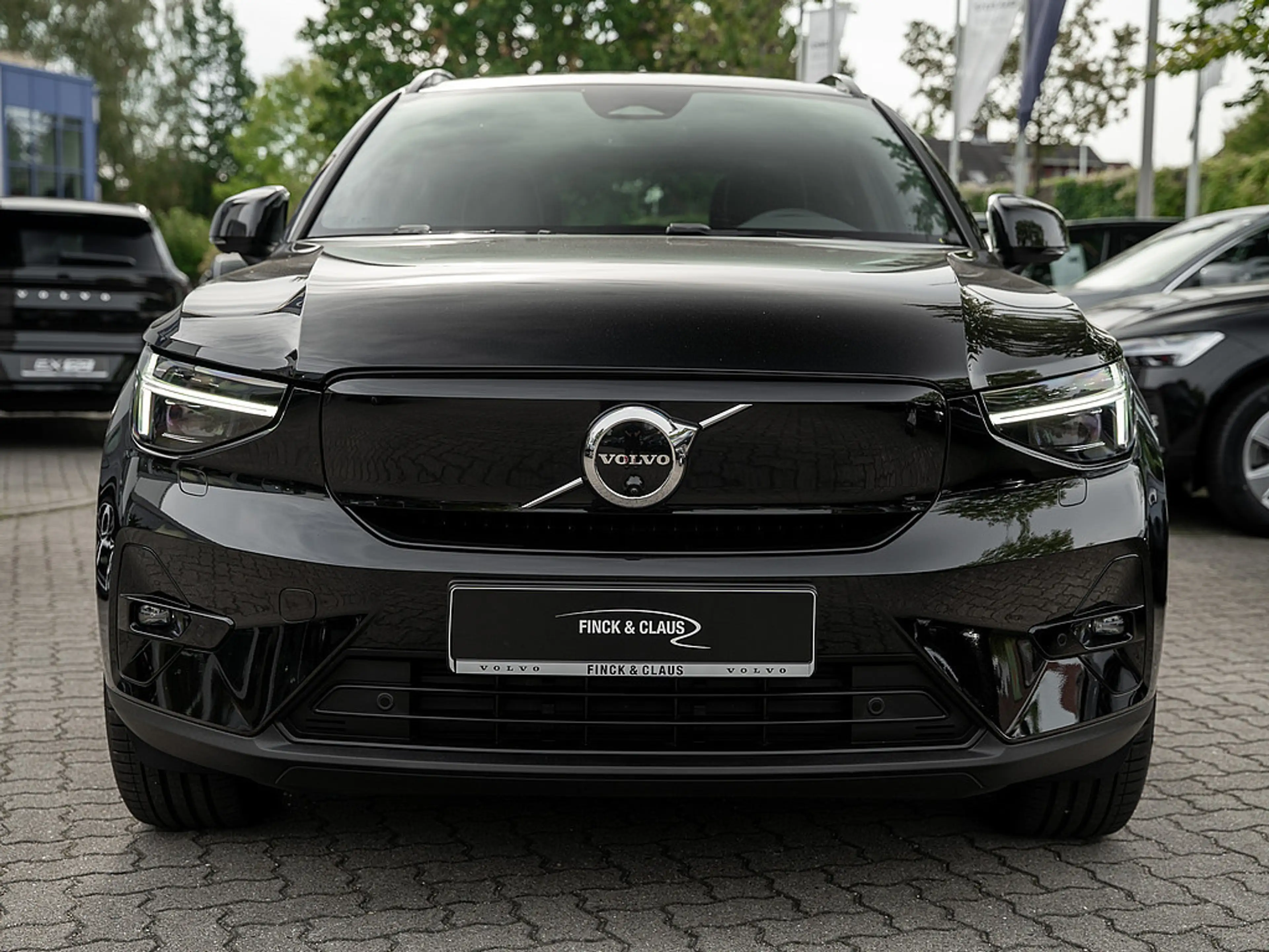 Volvo EX40 Twin Motor Plus Dark 360° ACC AHK H/K — photo 6
